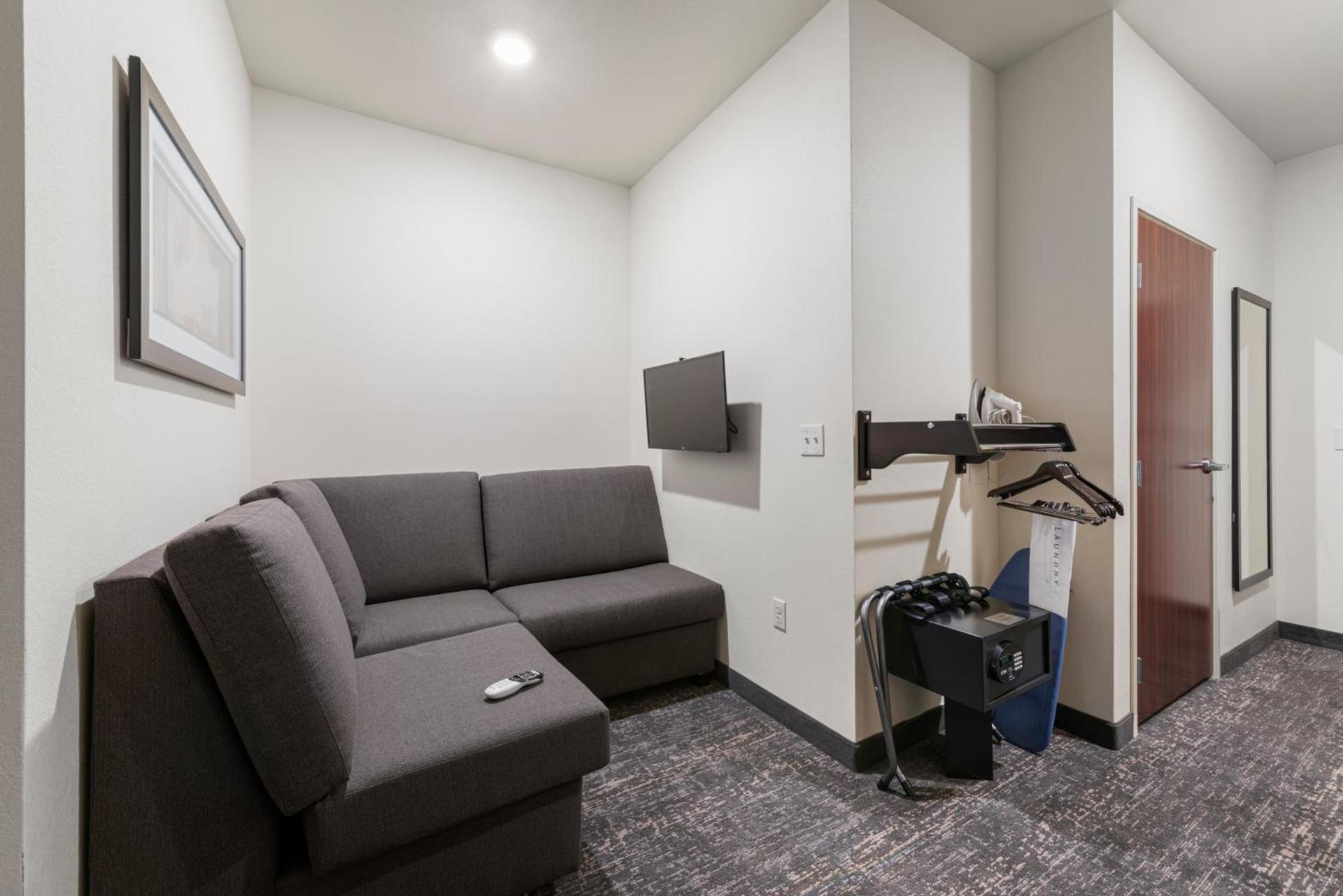 Cobblestone Hotel & Suites - Urbana photo 26
