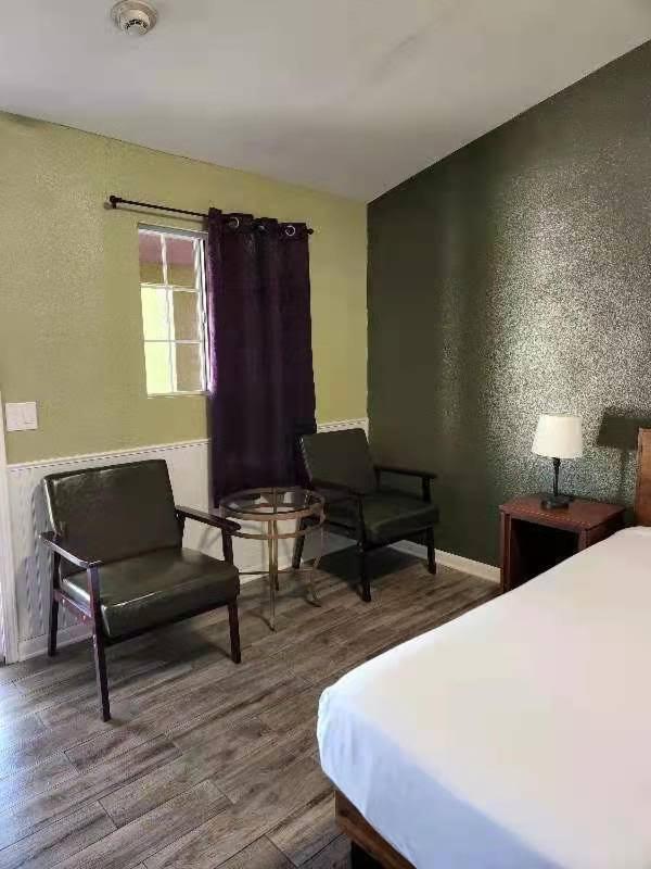 Europa Inn & Suites photo 32