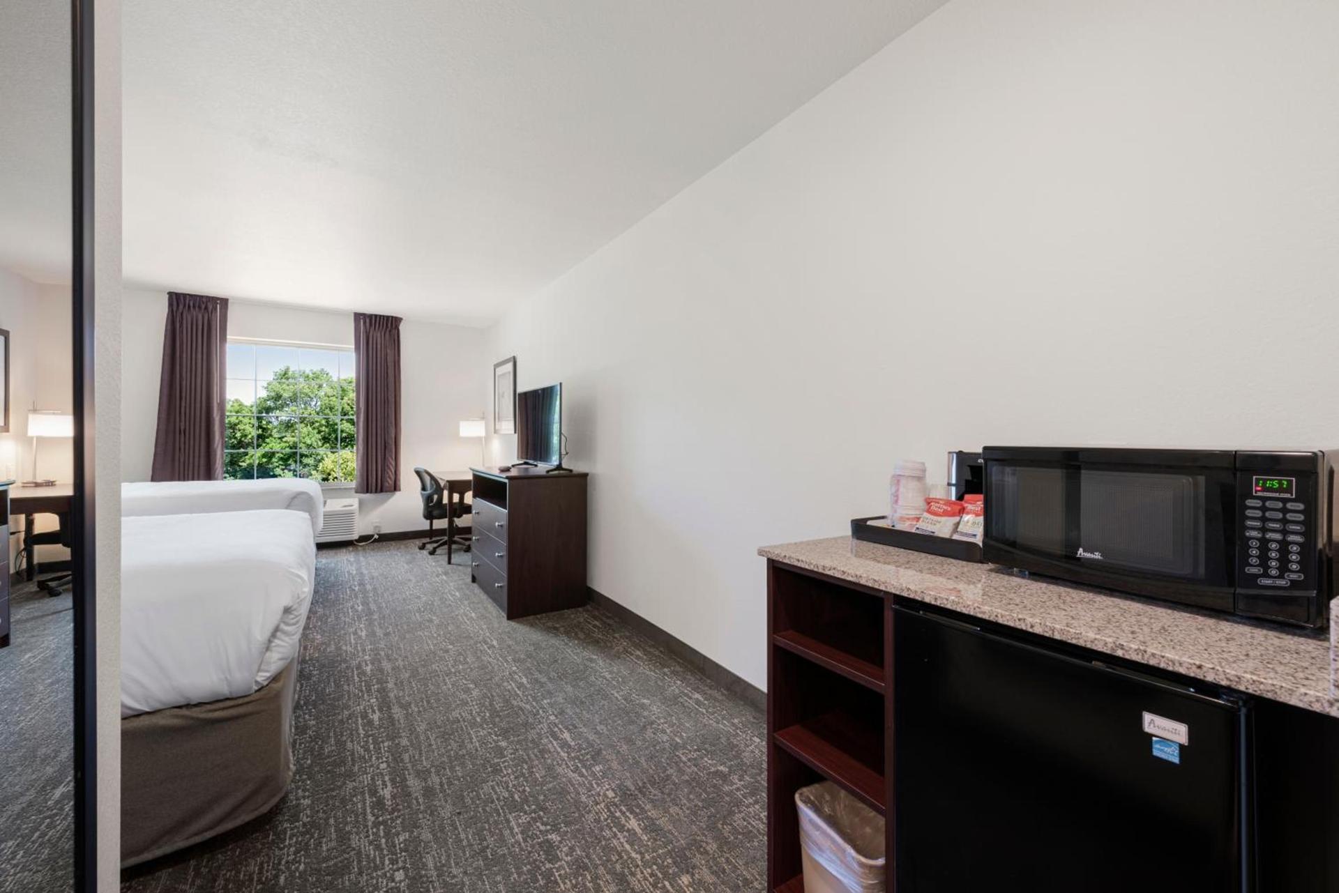 Cobblestone Hotel & Suites - Urbana photo 33