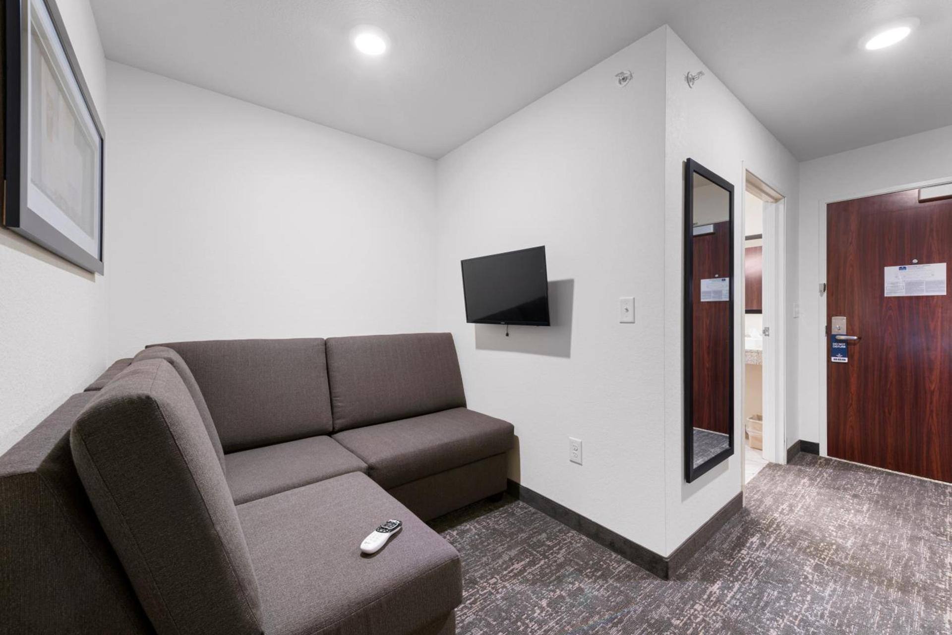 Cobblestone Hotel & Suites - Urbana photo 44