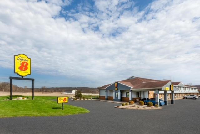 Super 8 by Wyndham Newcomerstown photo 50
