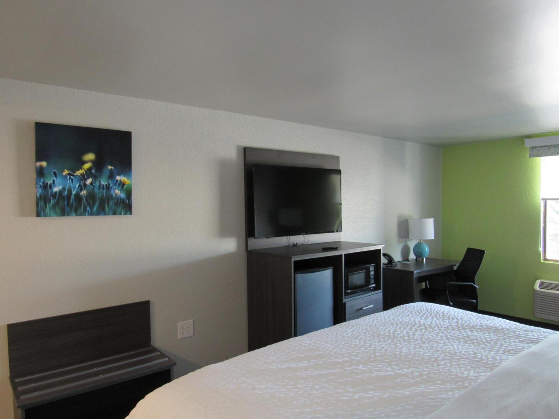Clarion Pointe McDonough photo 53