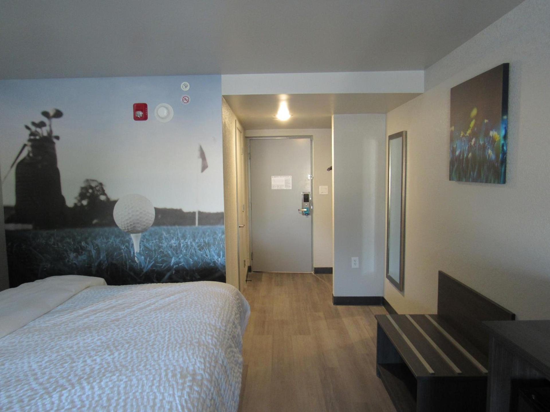 Clarion Pointe McDonough photo 47
