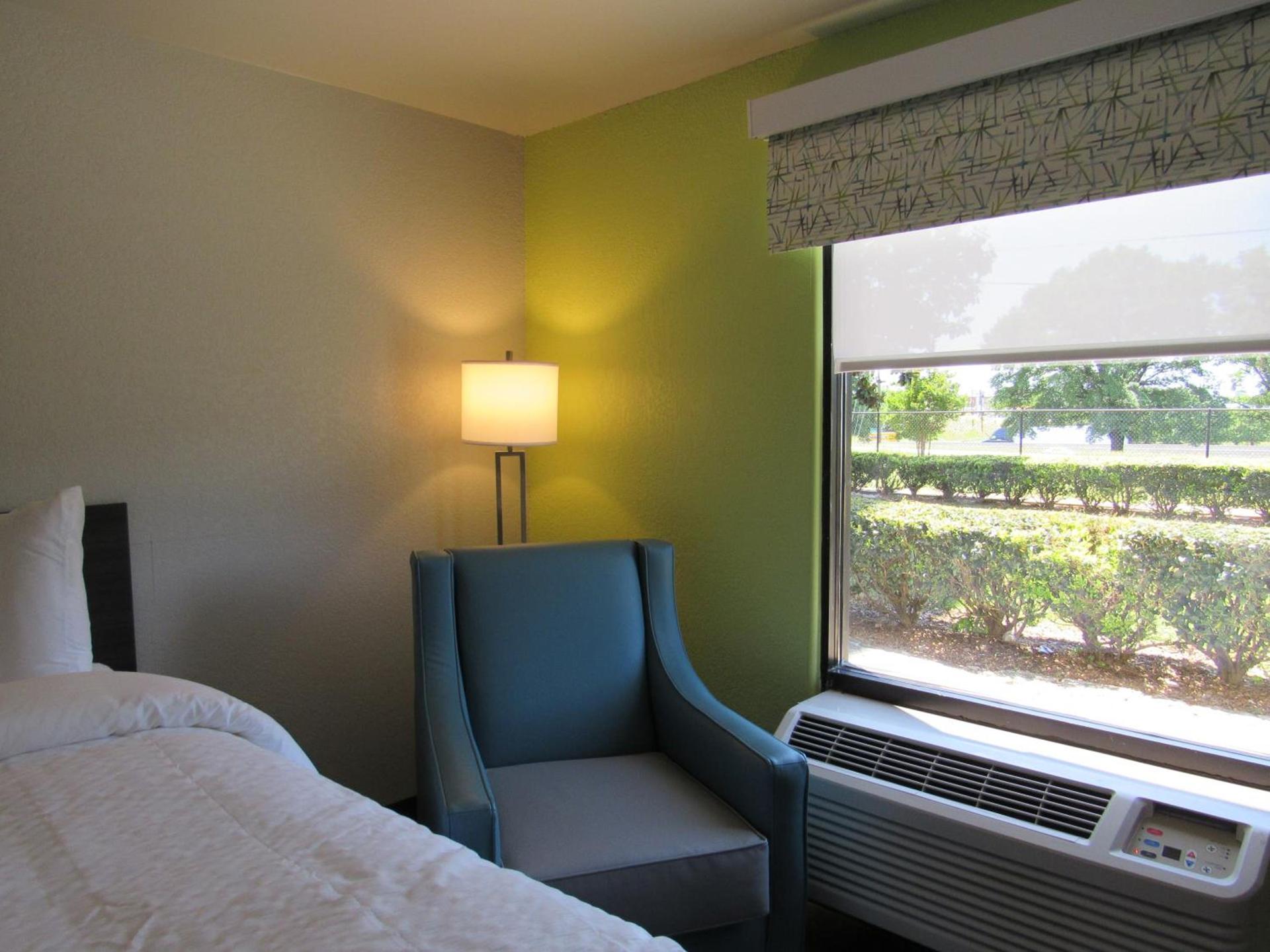 Clarion Pointe McDonough photo 33