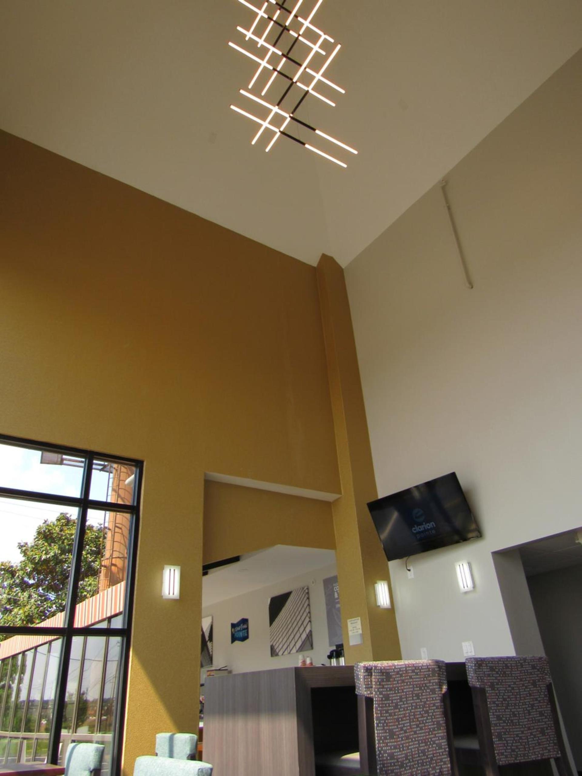 Clarion Pointe McDonough photo 58