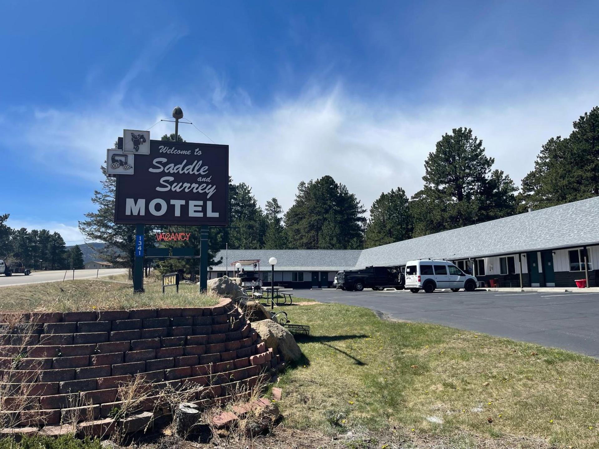 Saddle & Surrey Motel photo 8