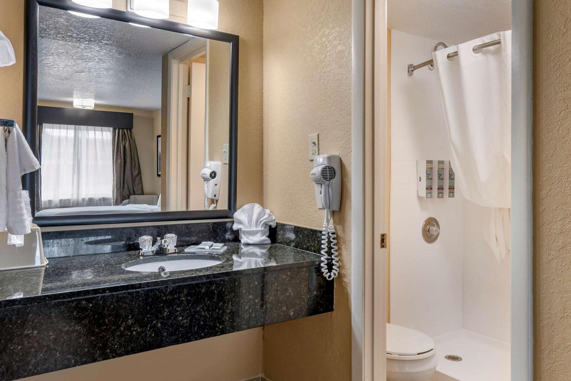Best Western Space Shuttle Inn photo 21
