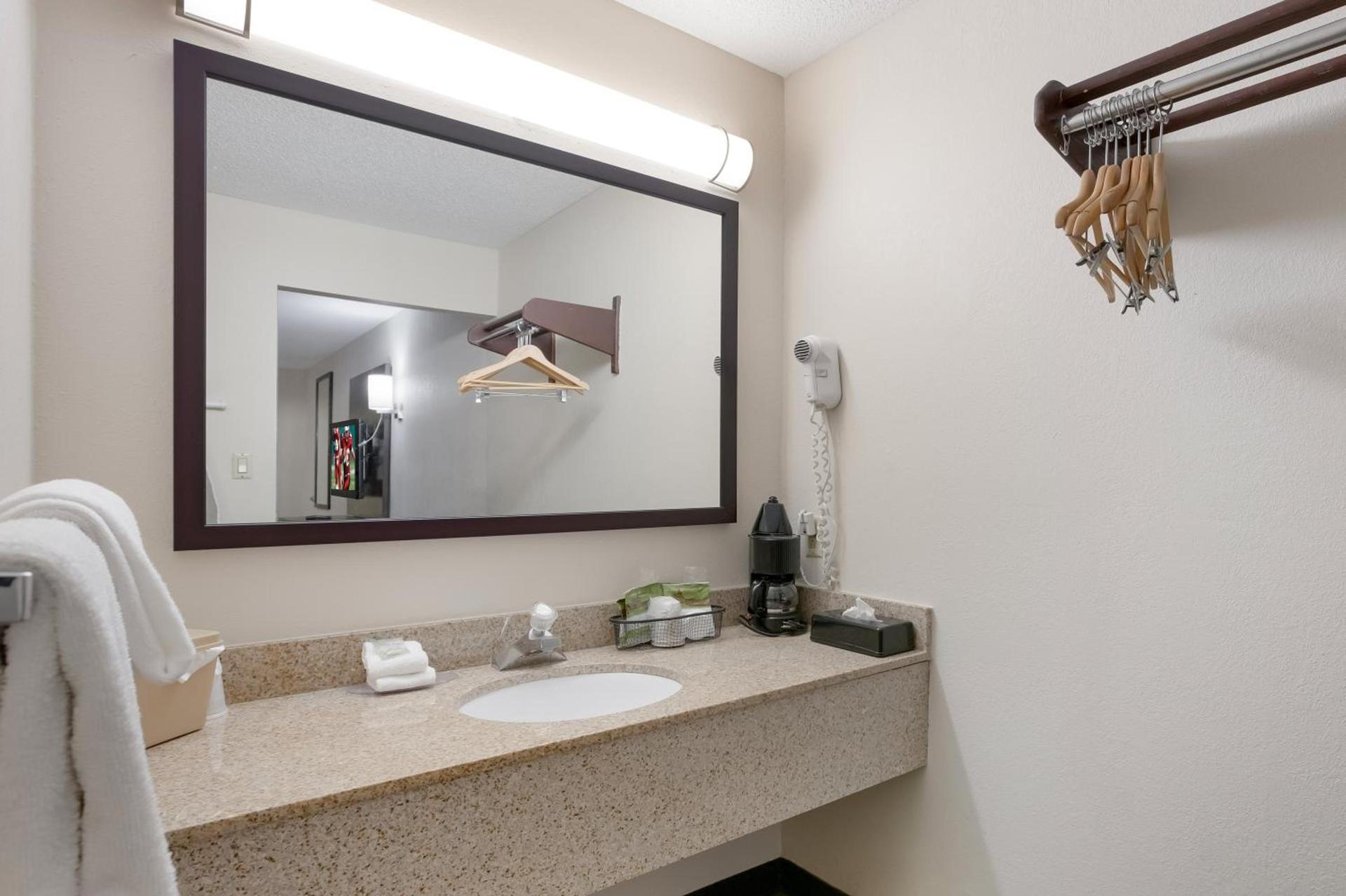 Red Roof Inn Dillon, SC photo 33