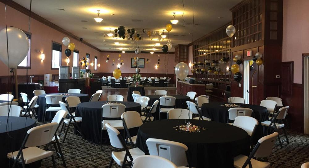Mackinaw Beach and Bay Inn & Suites photo 17