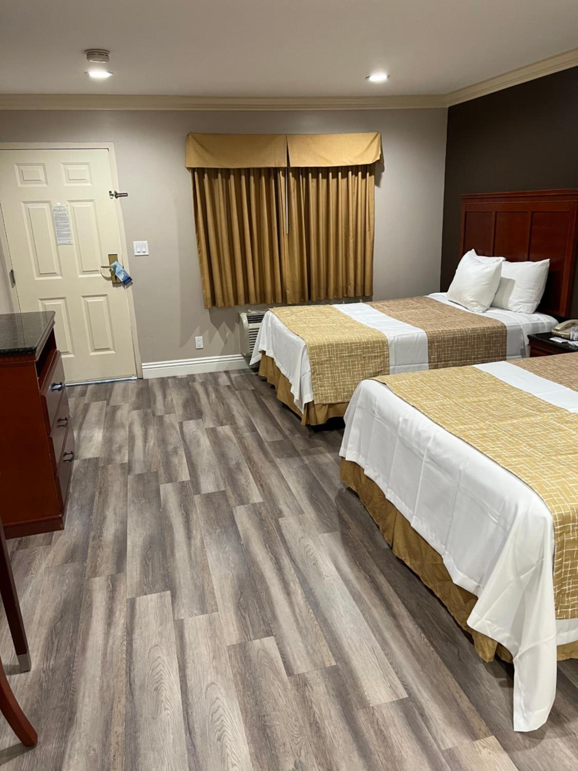 Travelodge by Wyndham Brea photo 22