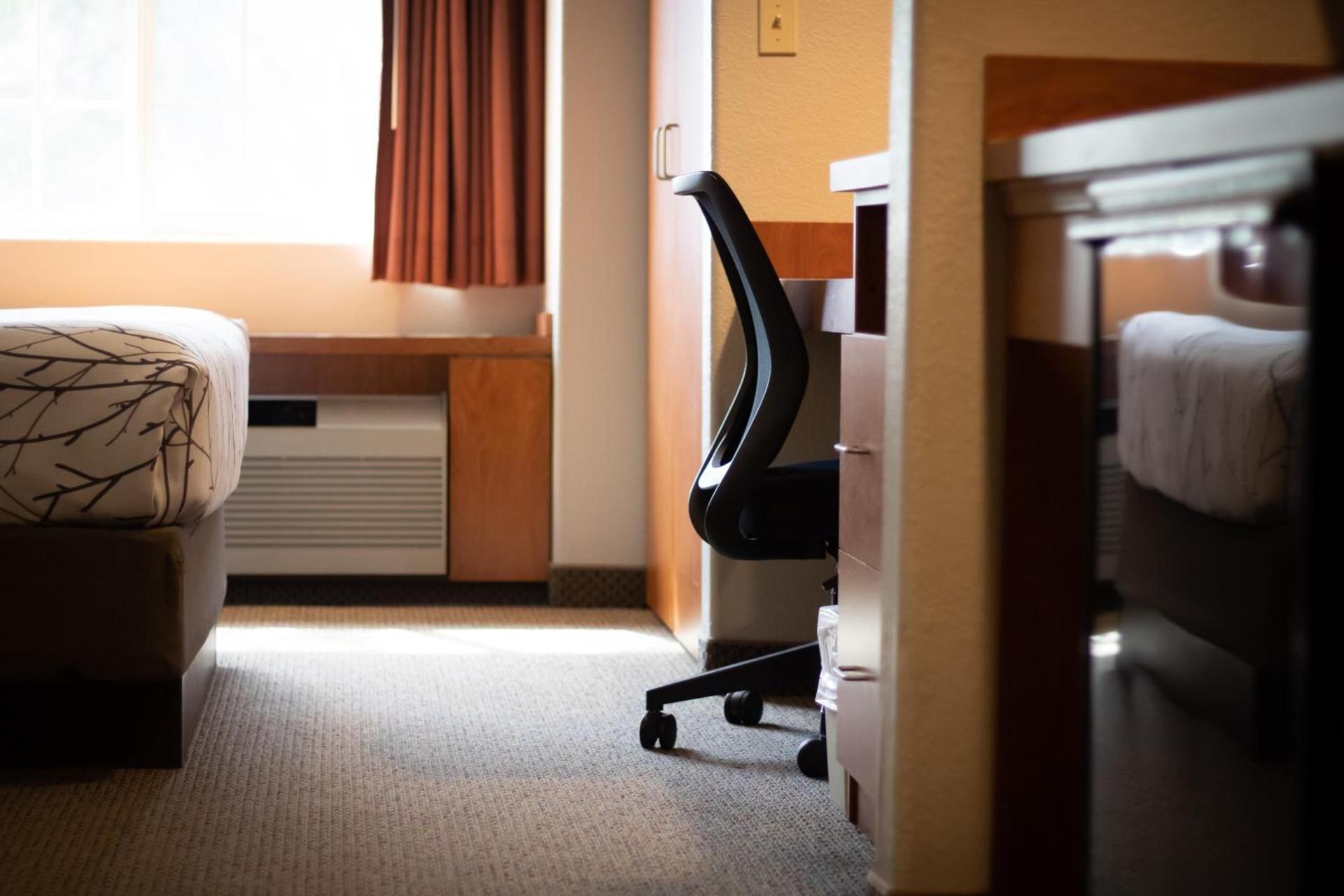 Monument Inn & Suites photo 3