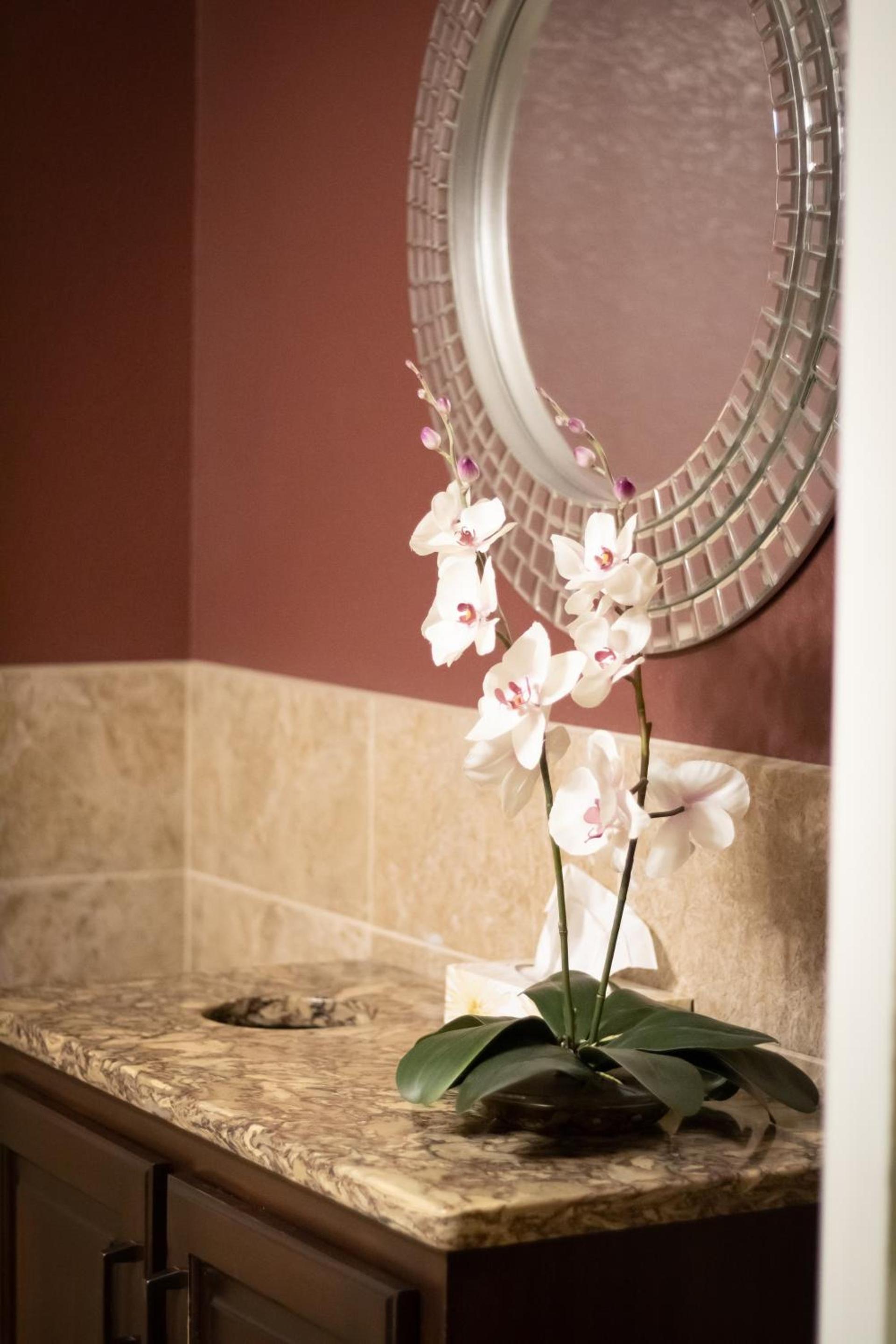 Monument Inn & Suites photo 15