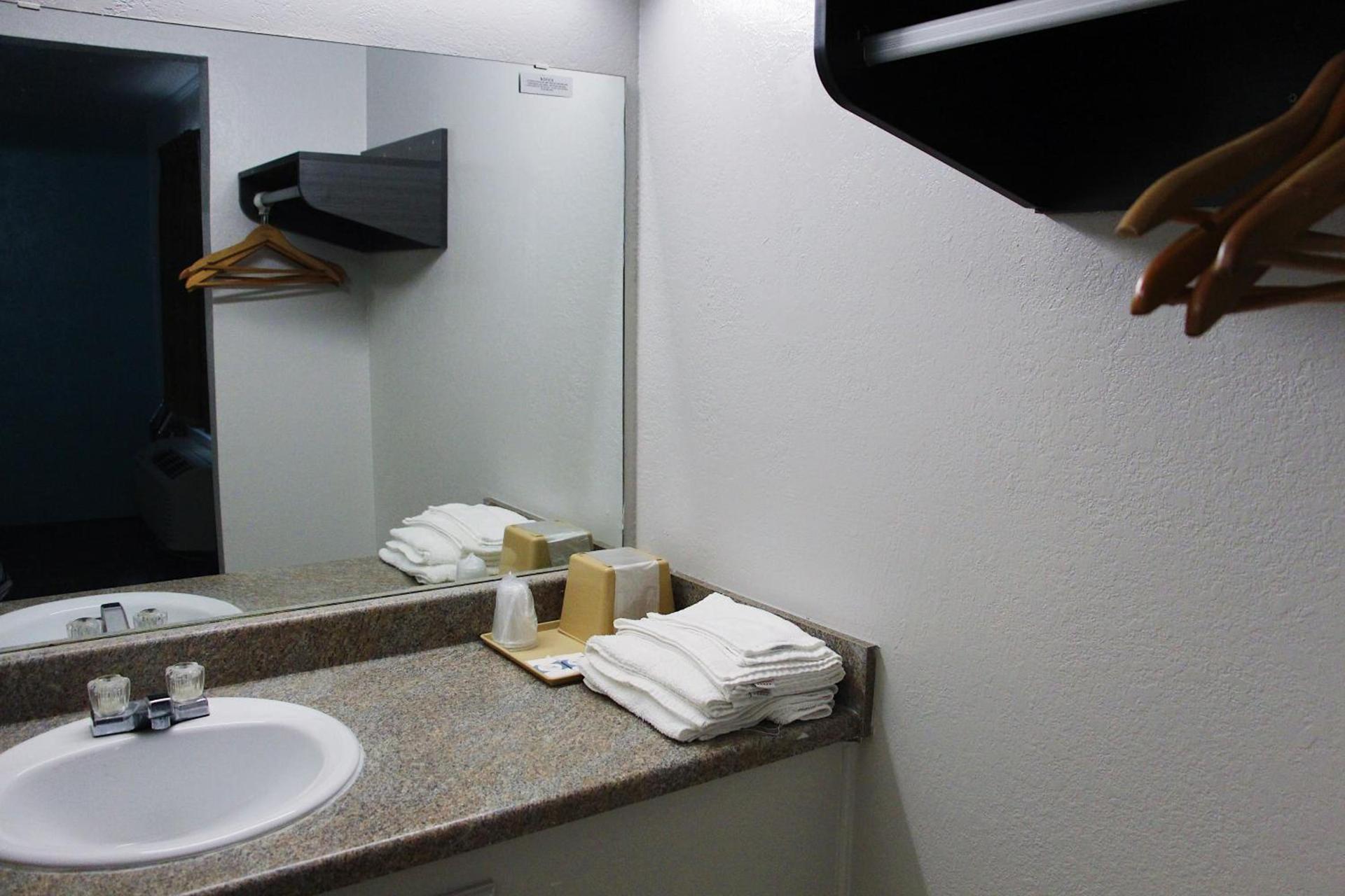 Motel 6 New Boston, TX photo 17