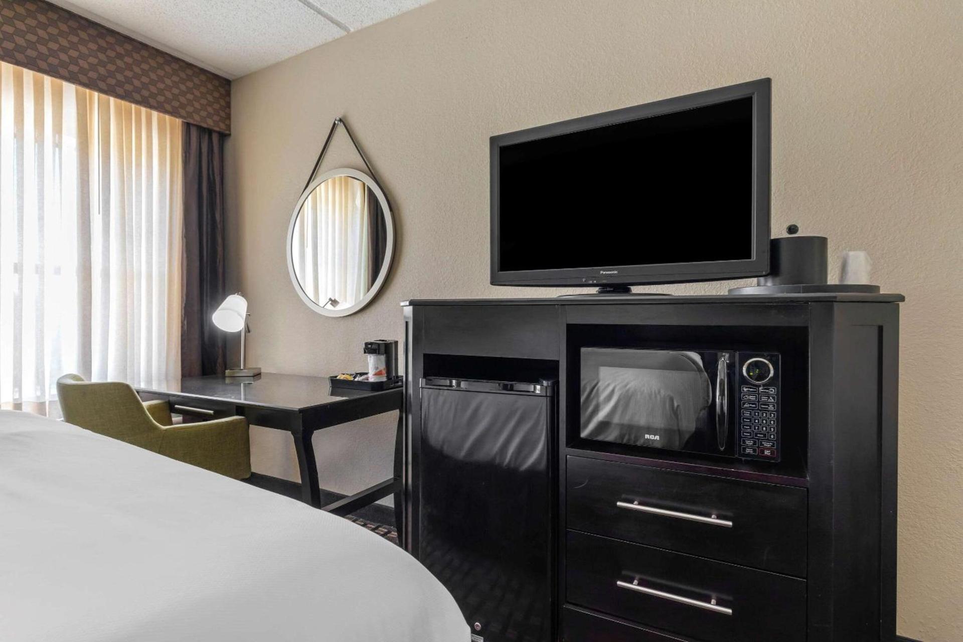 Comfort Inn Sherman - Denison Area photo 11
