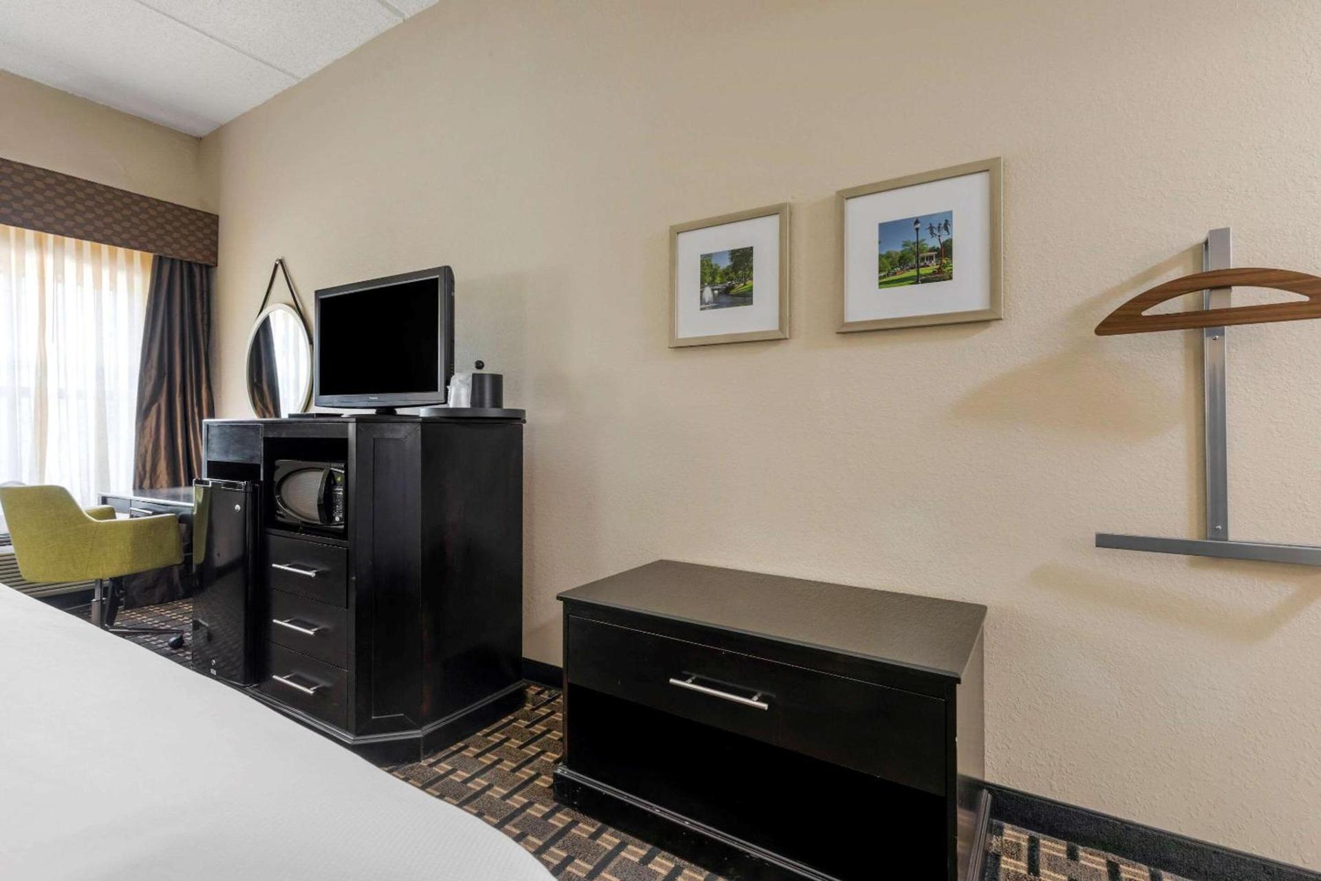 Comfort Inn Sherman - Denison Area photo 14
