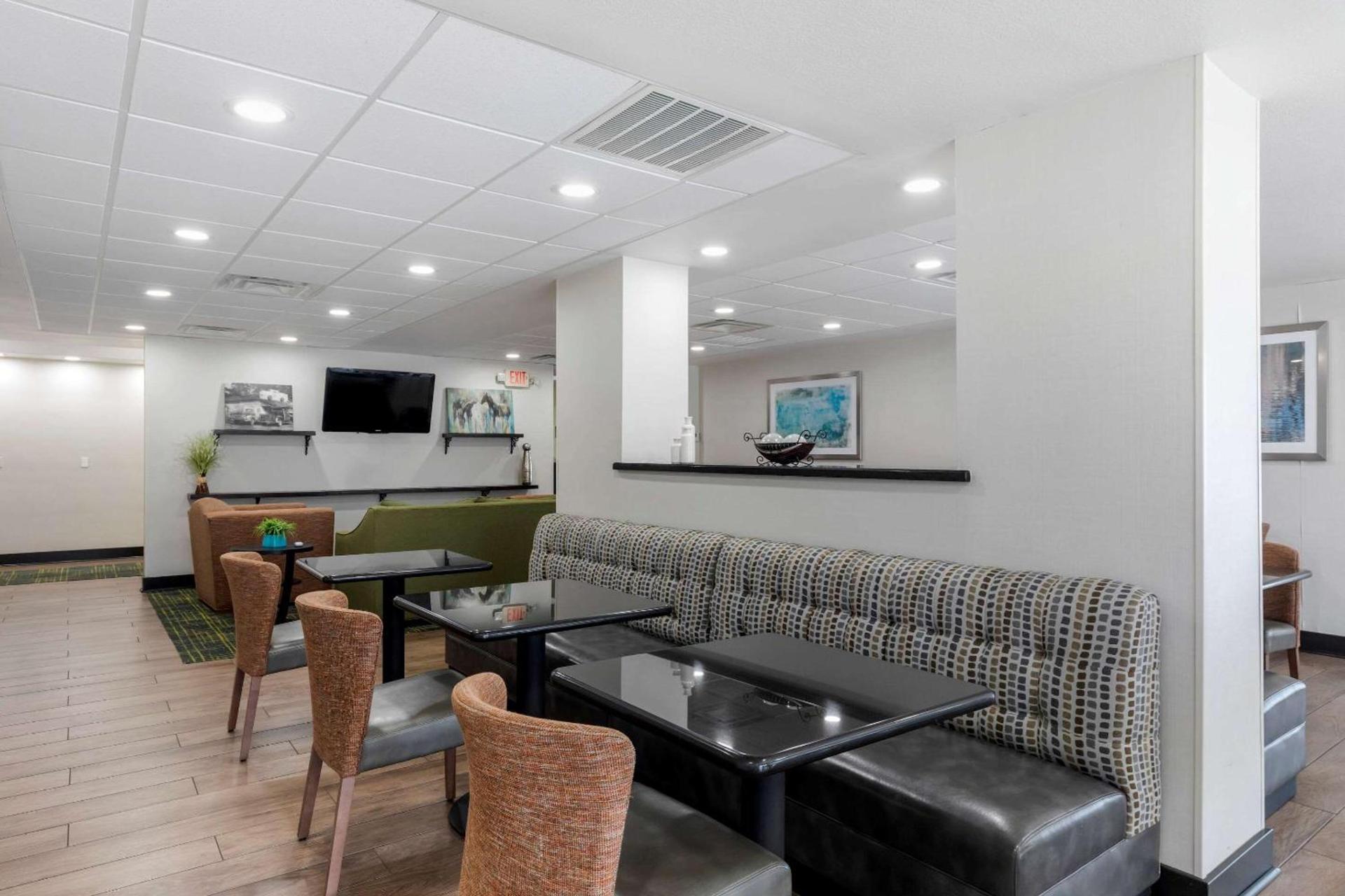 Comfort Inn Sherman - Denison Area photo 37