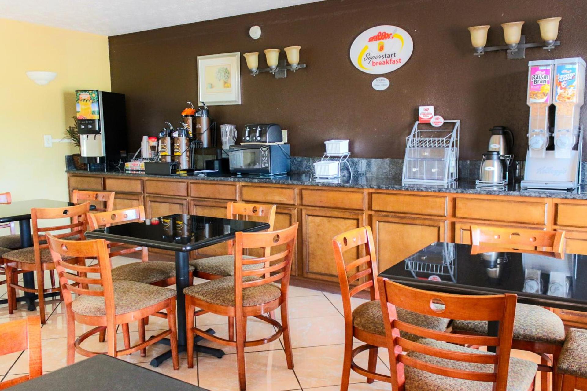 Super 8 by Wyndham College Park/Atlanta Airport West photo 15