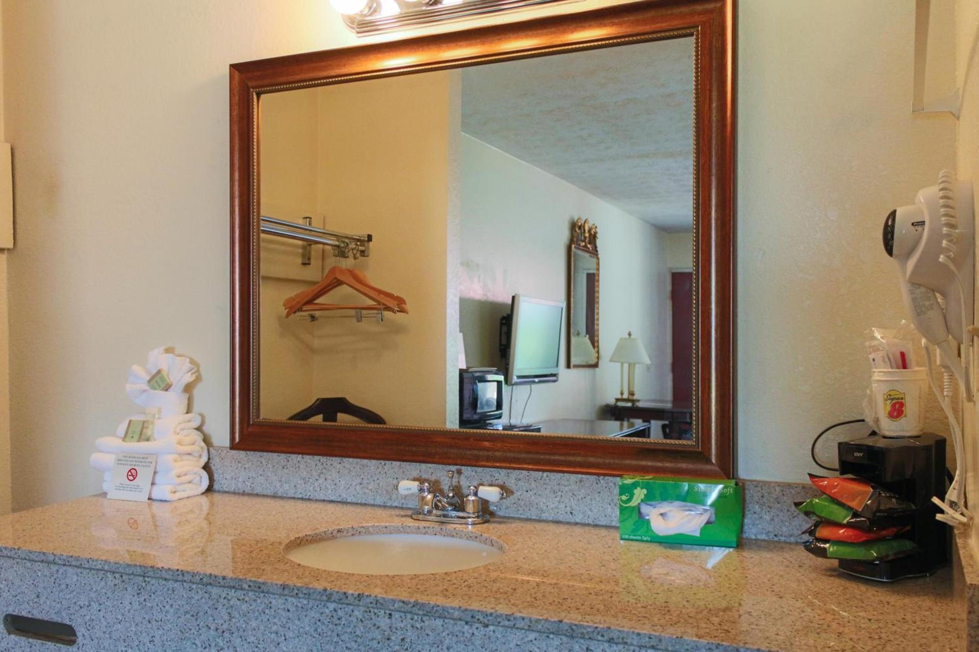 Super 8 by Wyndham College Park/Atlanta Airport West photo 24