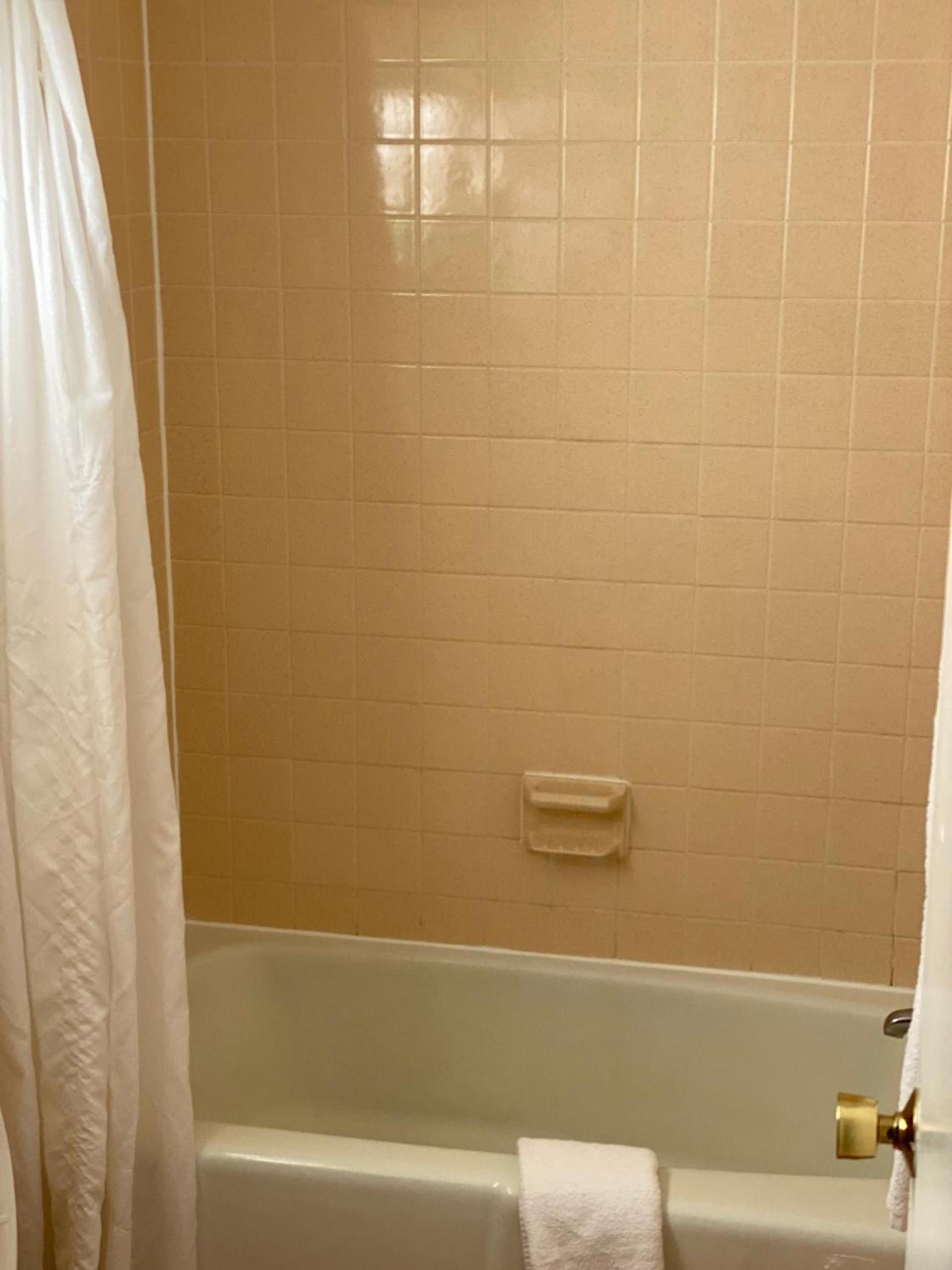 White Rose Motel - Hershey photo 17