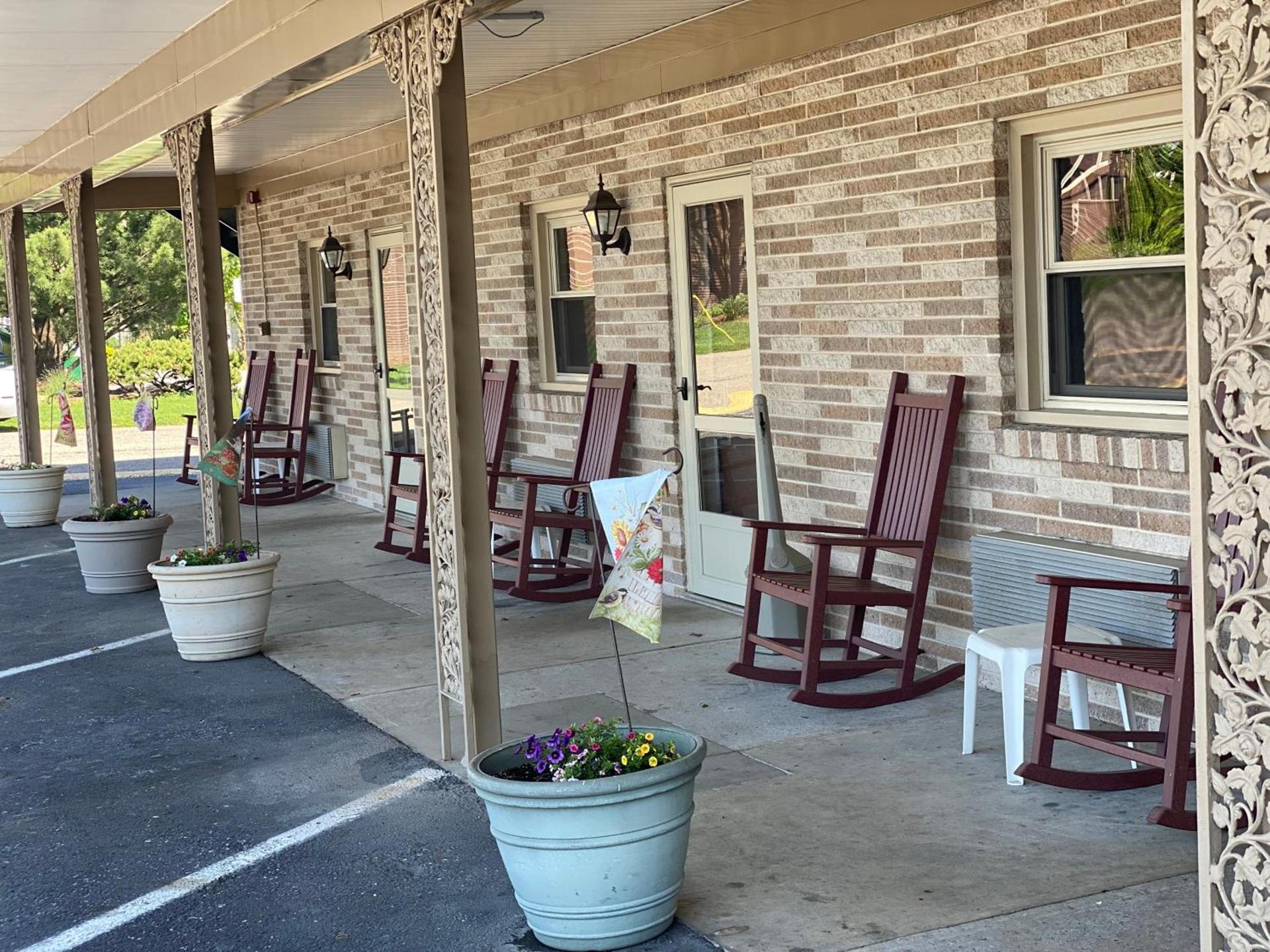 White Rose Motel - Hershey photo 15