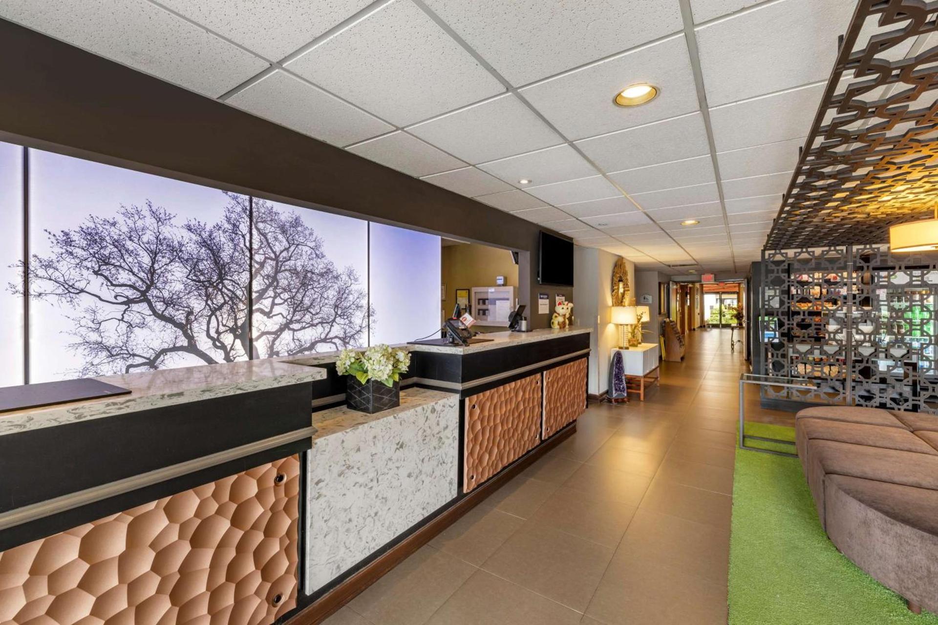 Best Western Plus Thousand Oaks Inn photo 13