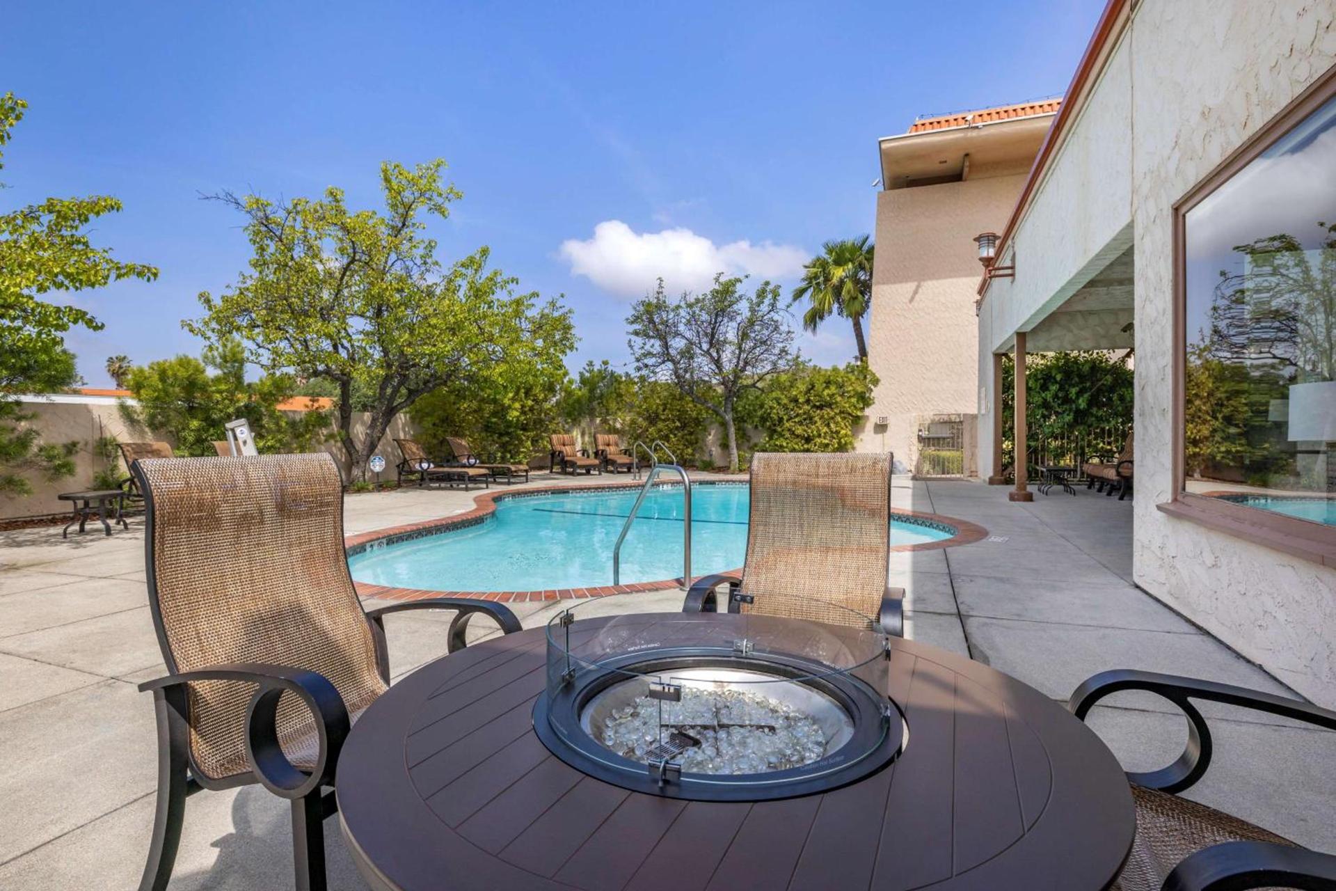 Best Western Plus Thousand Oaks Inn photo 47