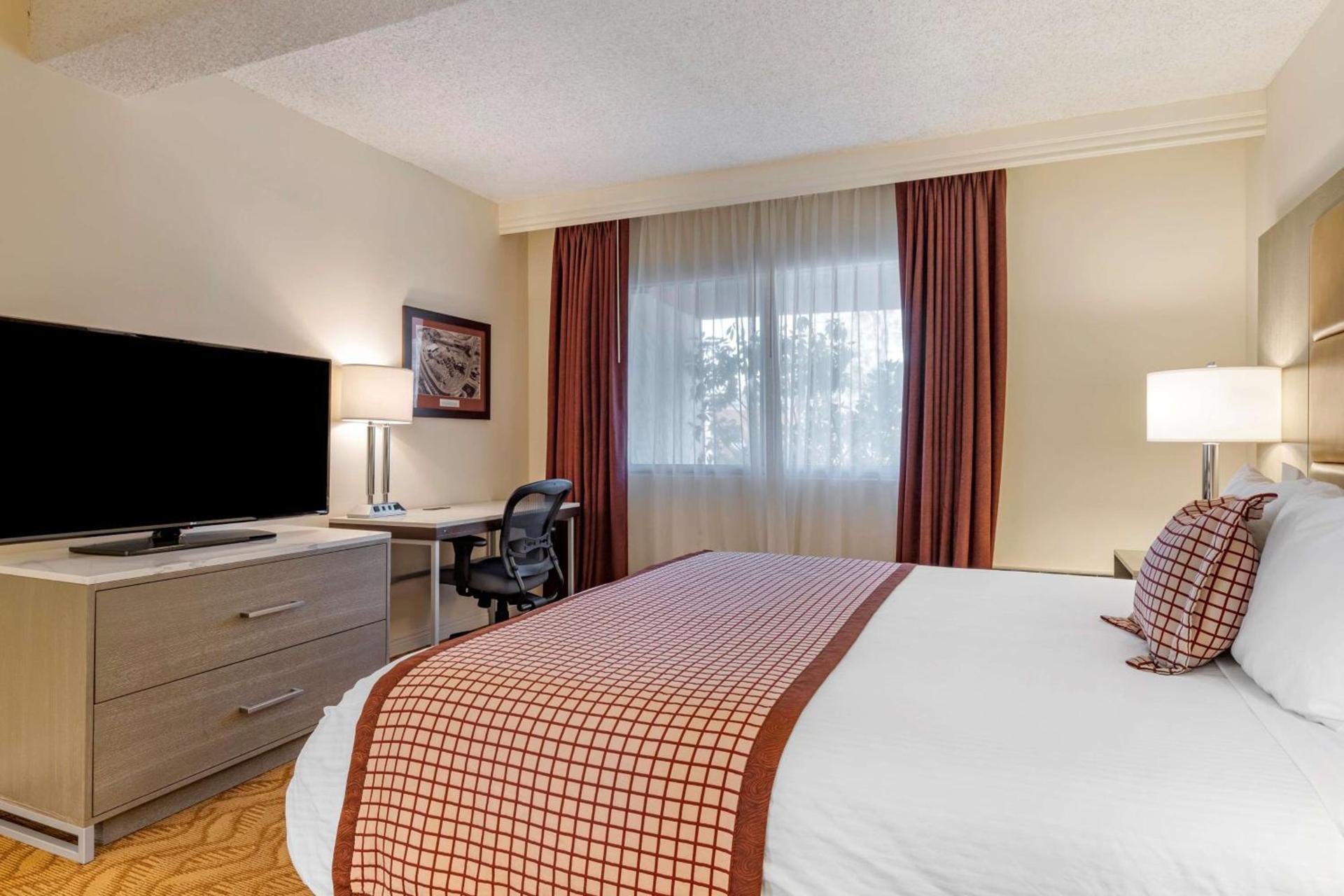 Best Western Plus Thousand Oaks Inn photo 30
