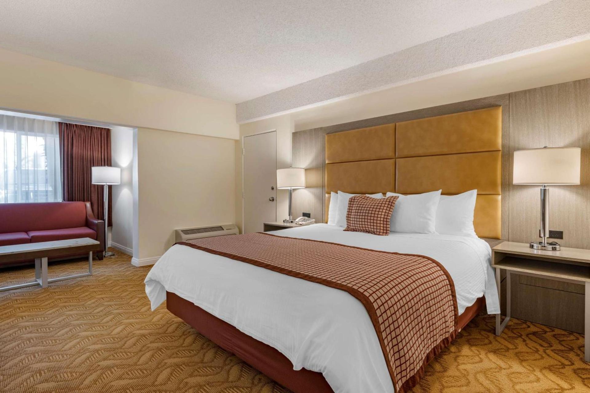 Best Western Plus Thousand Oaks Inn photo 37