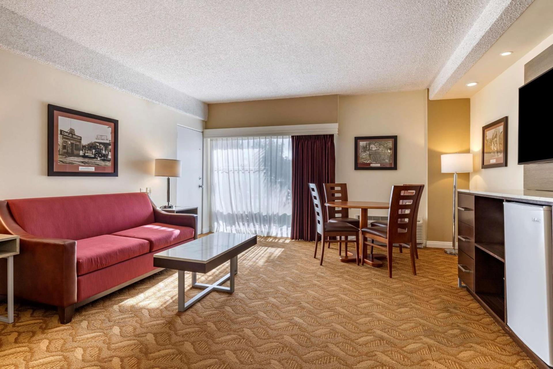 Best Western Plus Thousand Oaks Inn photo 29
