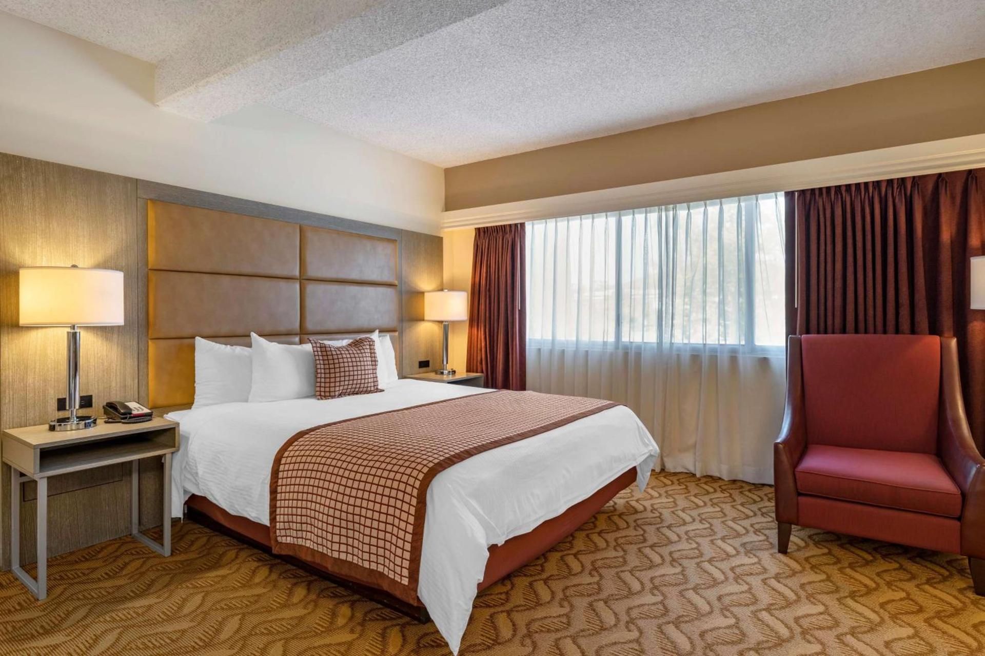 Best Western Plus Thousand Oaks Inn photo 9