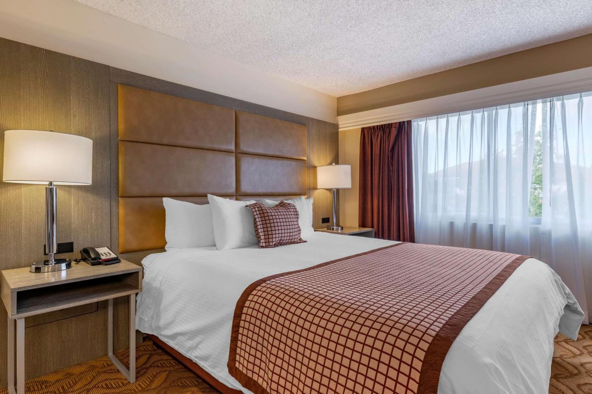 Best Western Plus Thousand Oaks Inn photo 34