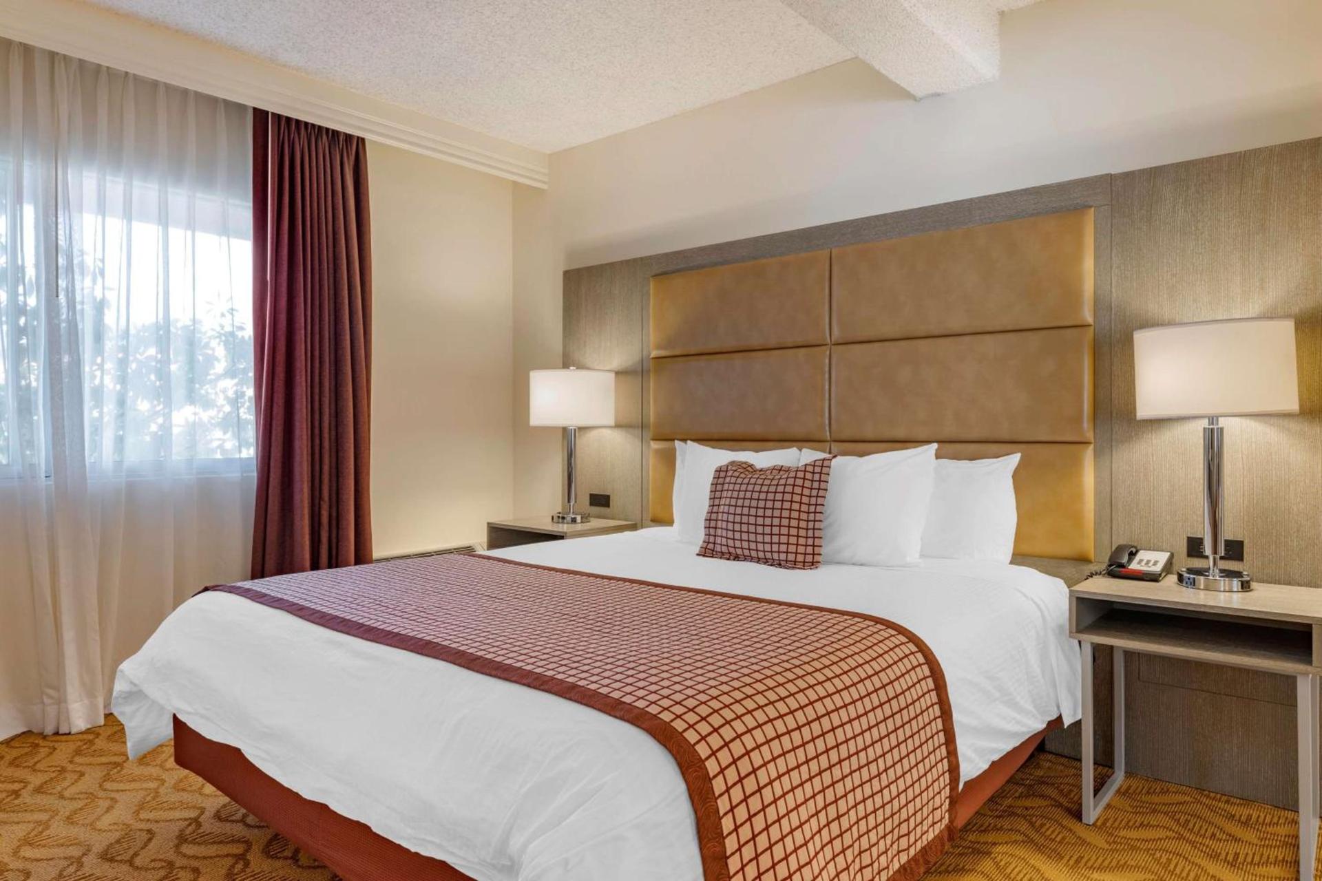 Best Western Plus Thousand Oaks Inn photo 31