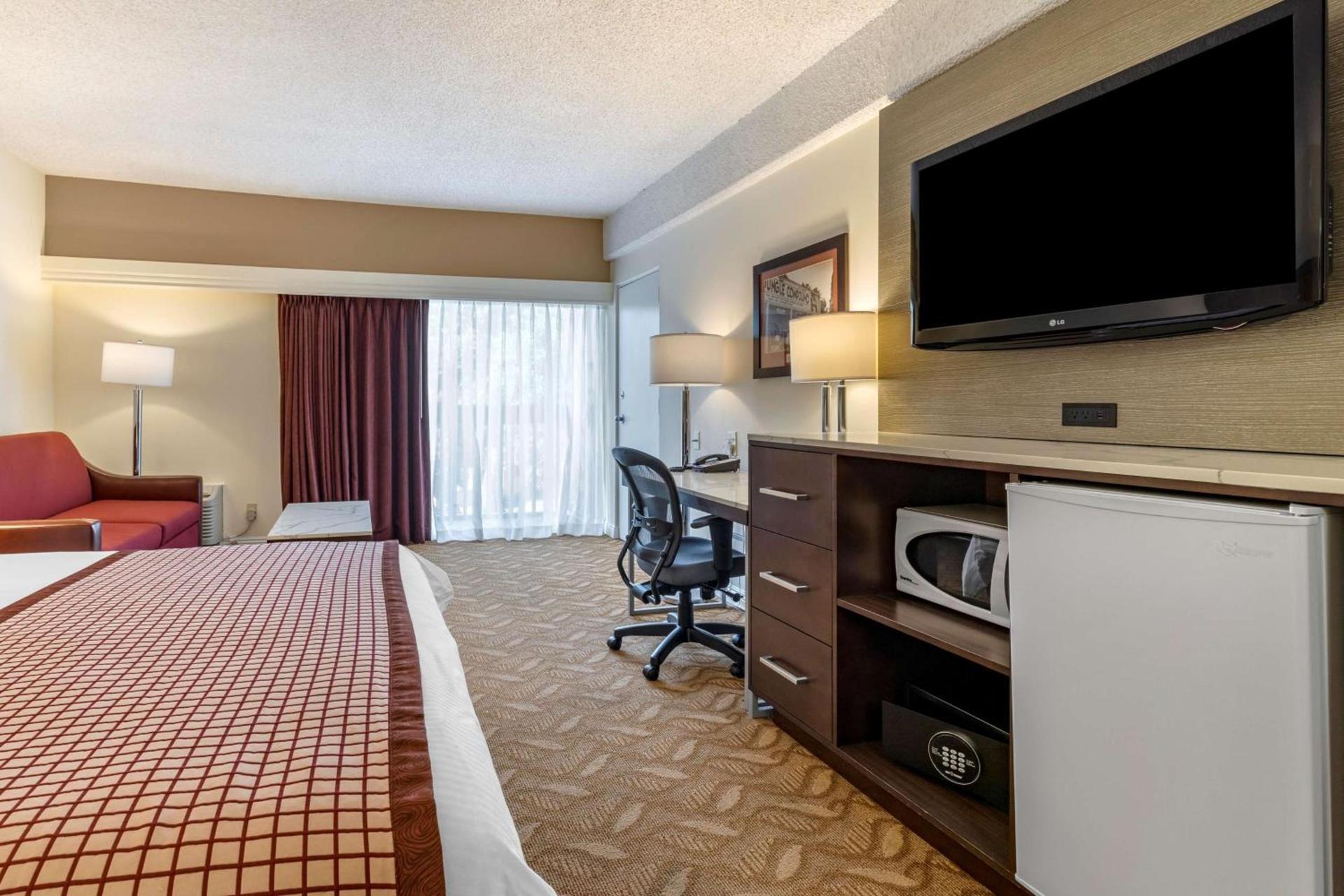 Best Western Plus Thousand Oaks Inn photo 25