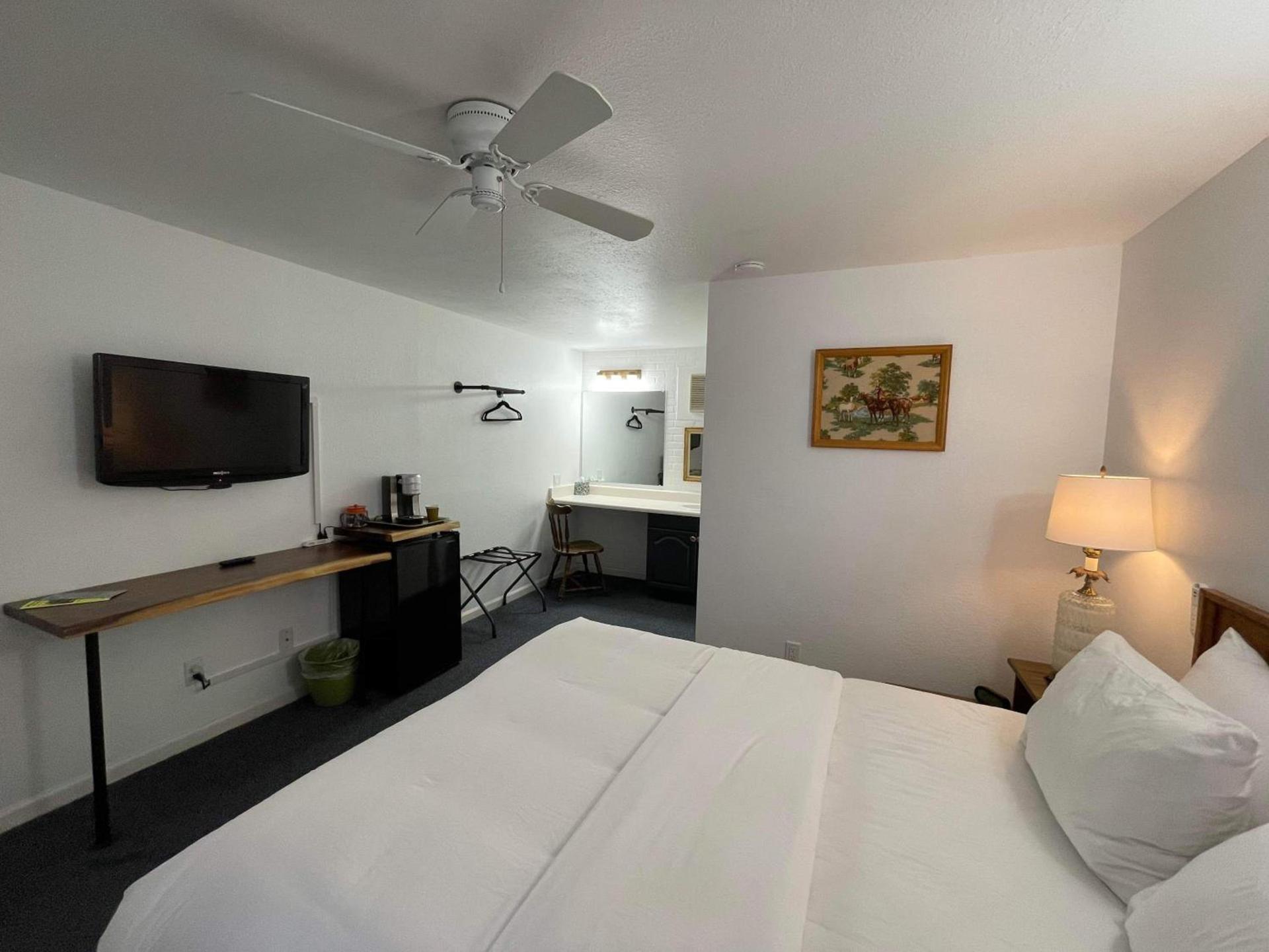The Aztec Motel & Creative Space photo 20