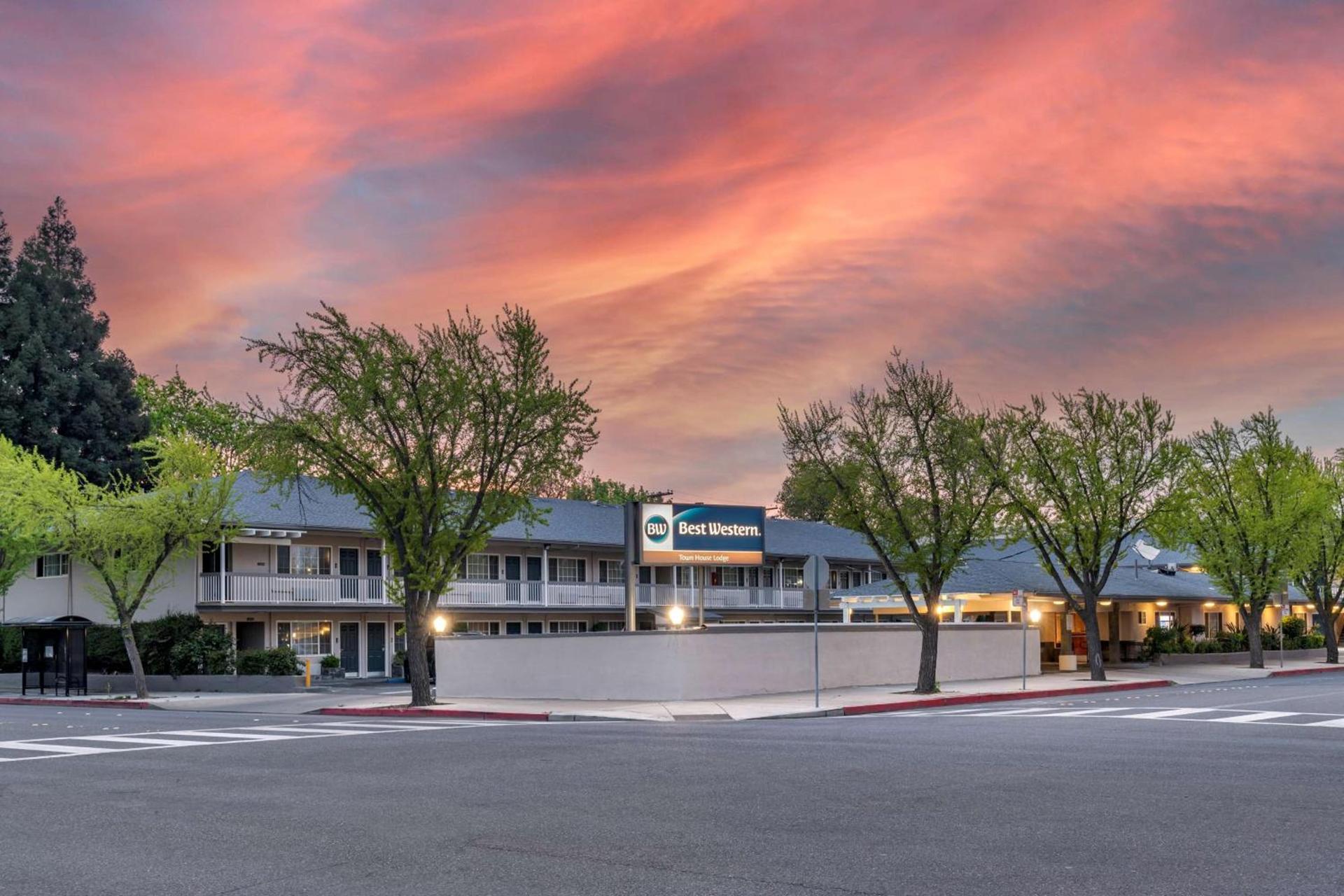 Best Western Town House Lodge photo 13