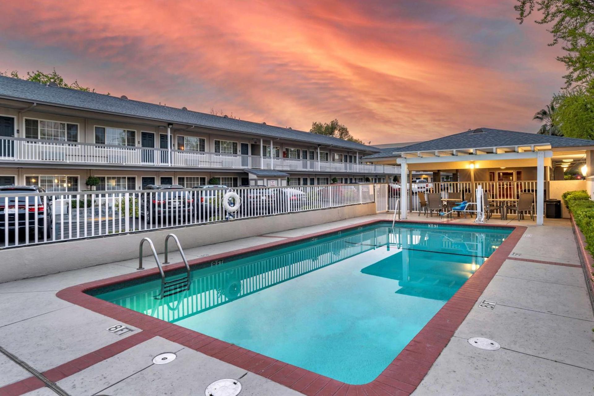 Best Western Town House Lodge photo 4