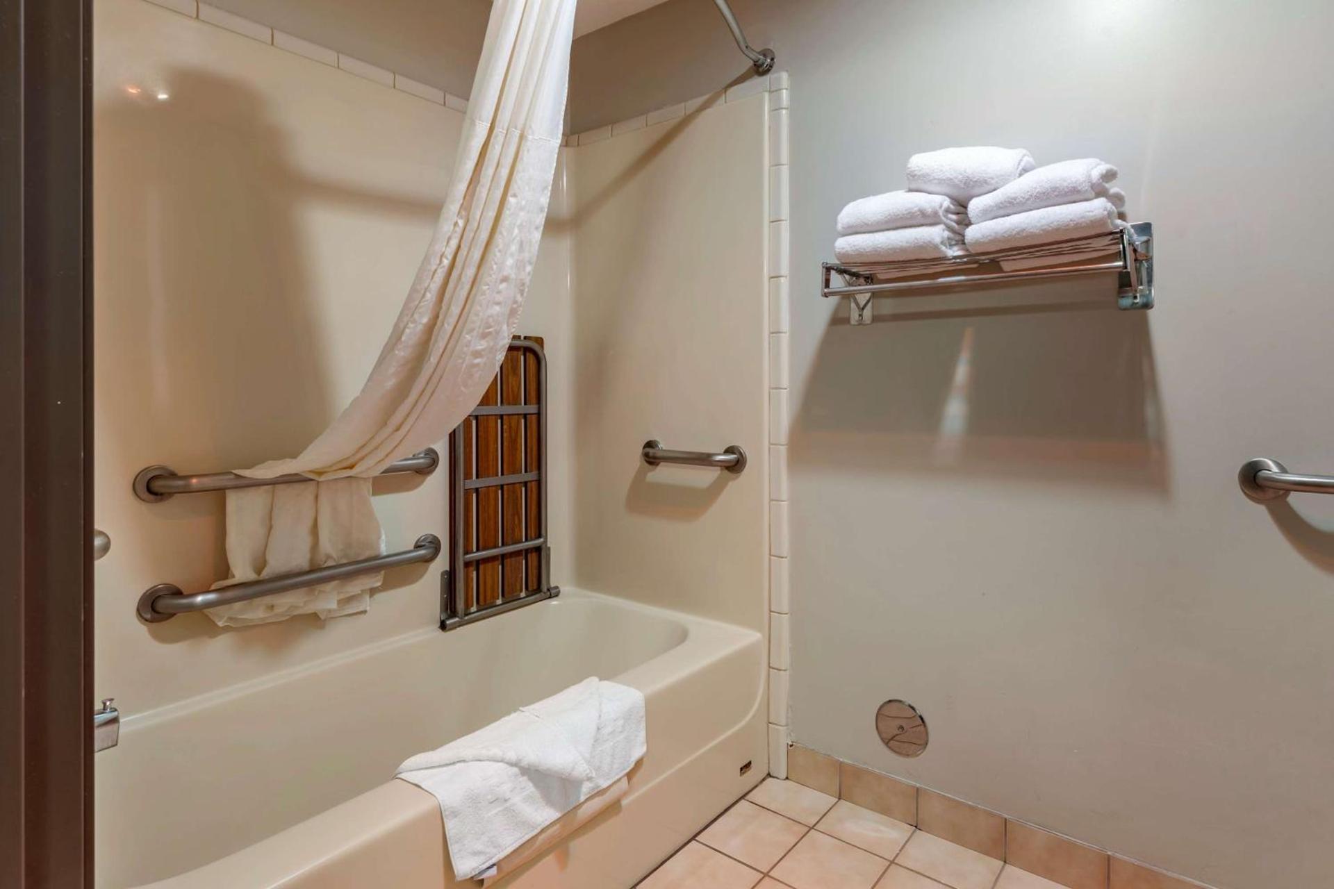 Best Western Newberg Inn photo 36