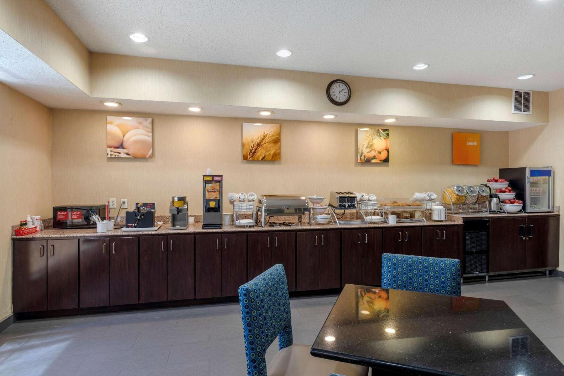 Comfort Suites DFW Airport photo 28
