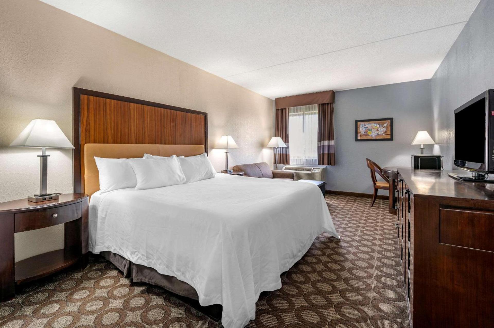 Econo Lodge Lafayette near University photo 3