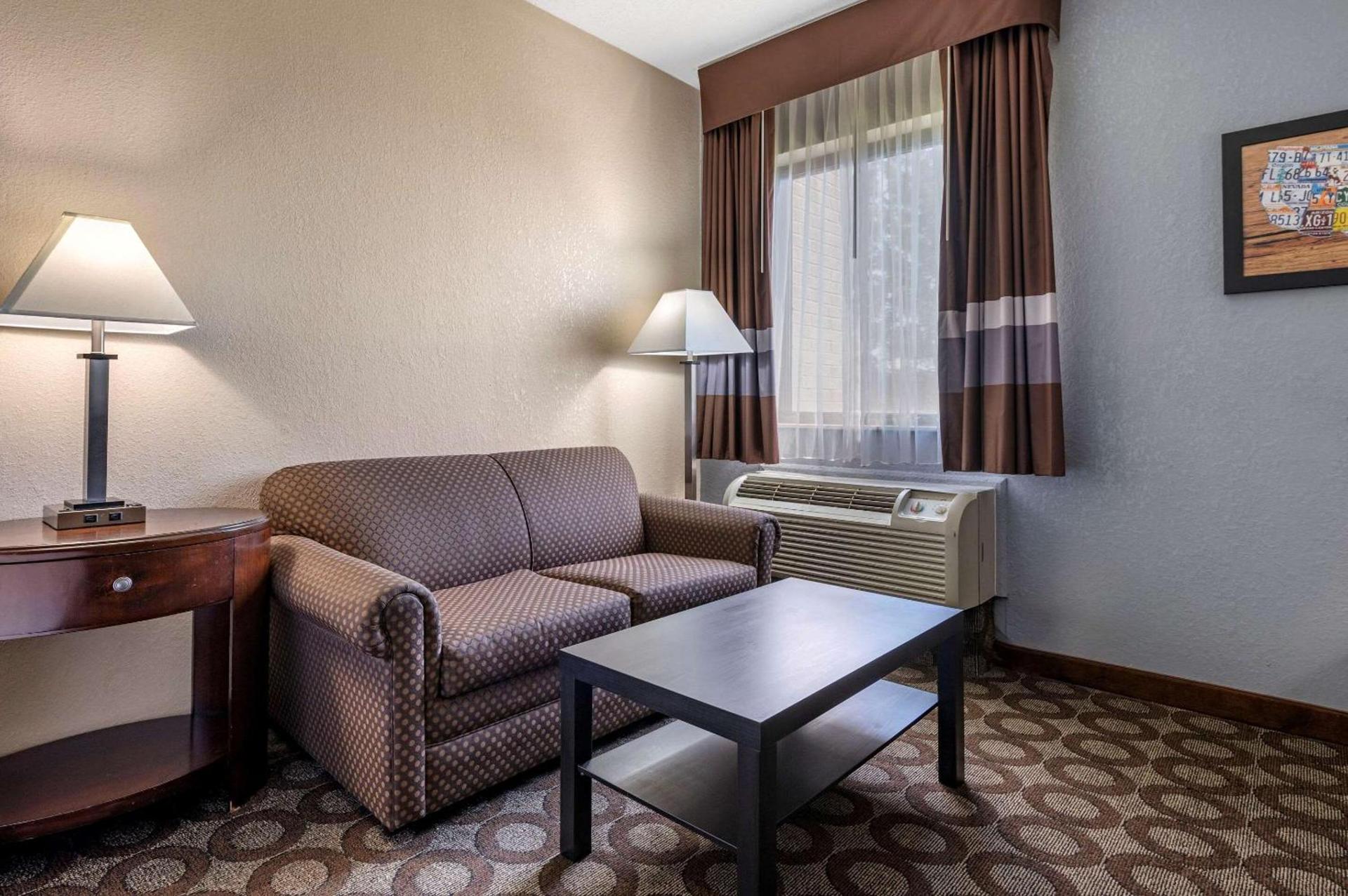 Econo Lodge Lafayette near University photo 15