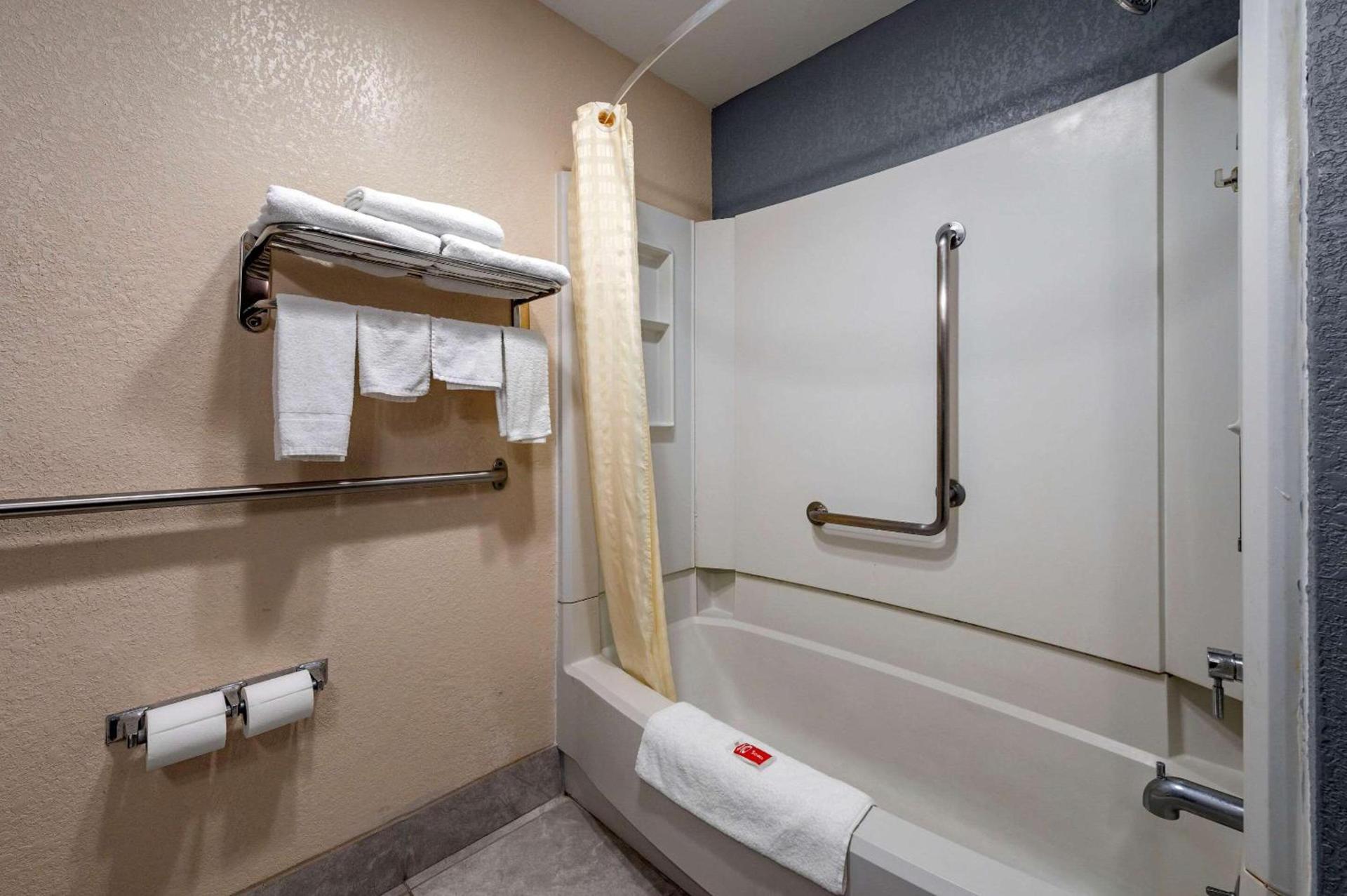 Econo Lodge Lafayette near University photo 22