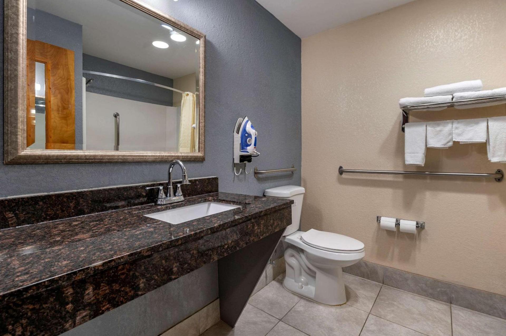 Econo Lodge Lafayette near University photo 23