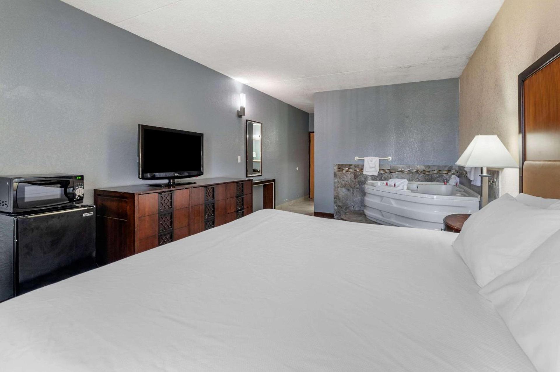 Econo Lodge Lafayette near University photo 24