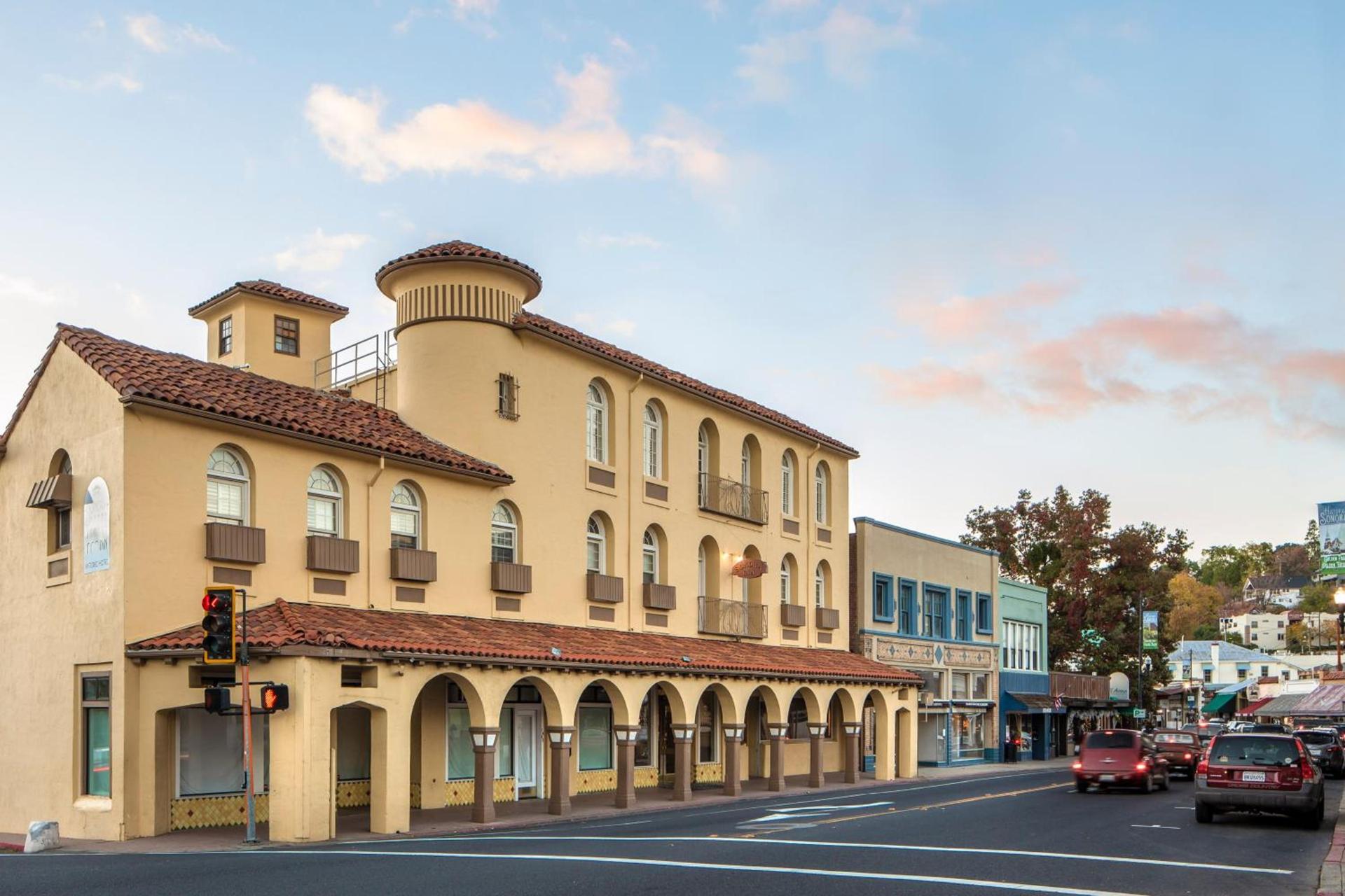 Historic Sonora Inn photo 2