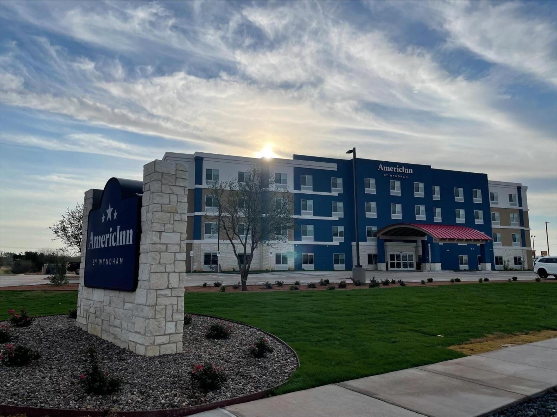 AmericInn by Wyndham San Angelo photo 67