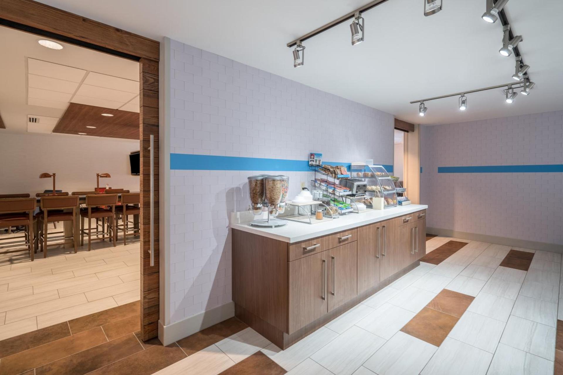 Holiday Inn Express Radcliff Fort Knox by IHG photo 22
