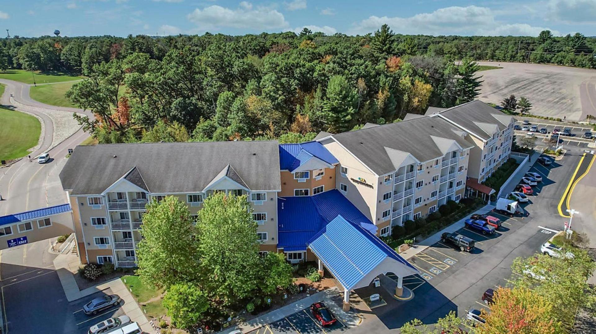 Bluegreen Vacations Odyssey Dells Resort photo 1
