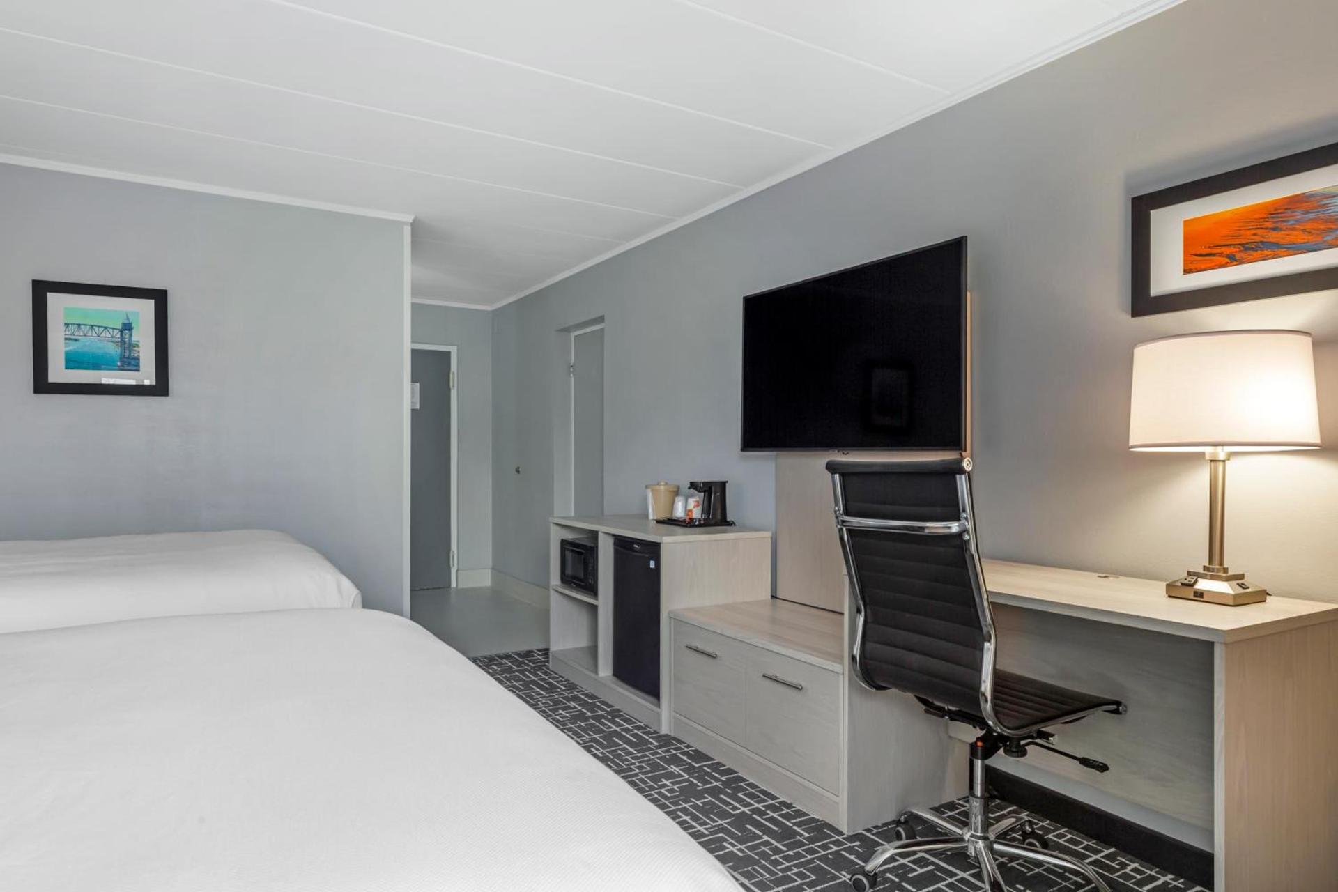 Comfort Inn Hyannis - Cape Cod photo 29