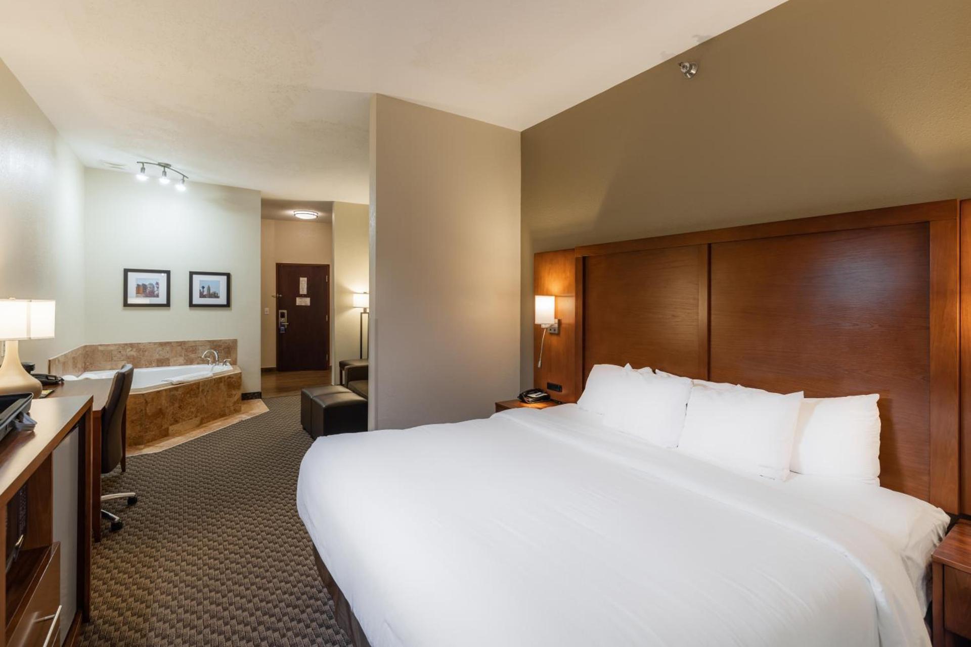 Comfort Suites Troy-I75 photo 45