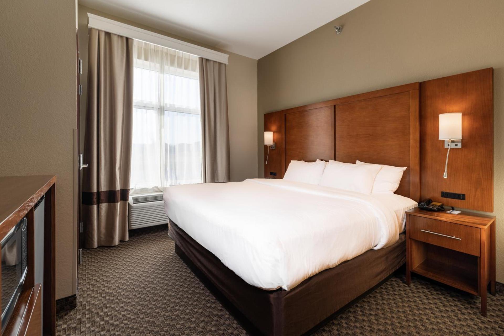 Comfort Suites Troy-I75 photo 39